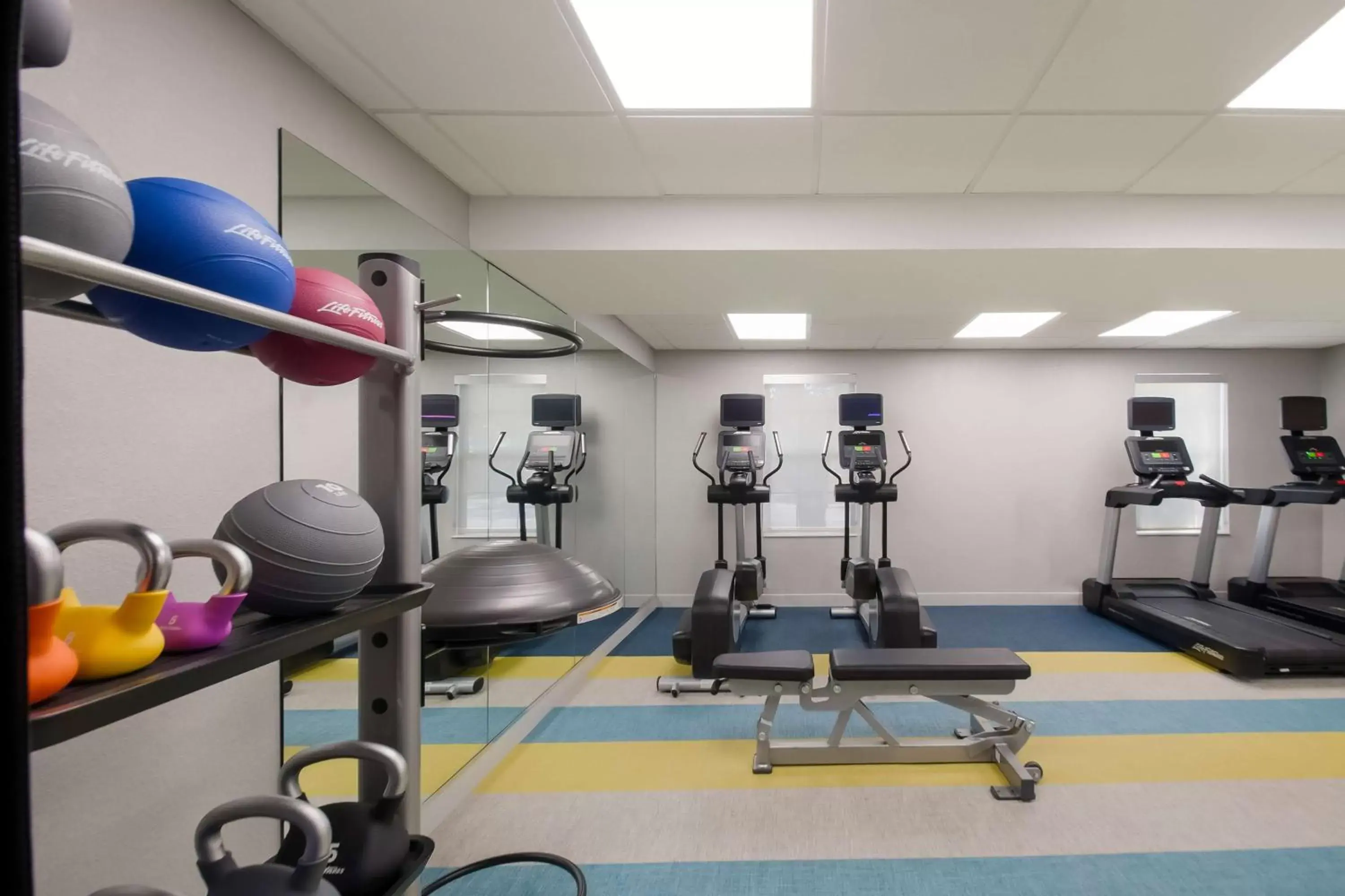 Spa and wellness centre/facilities, Fitness Center/Facilities in Sonesta Simply Suites Falls Church