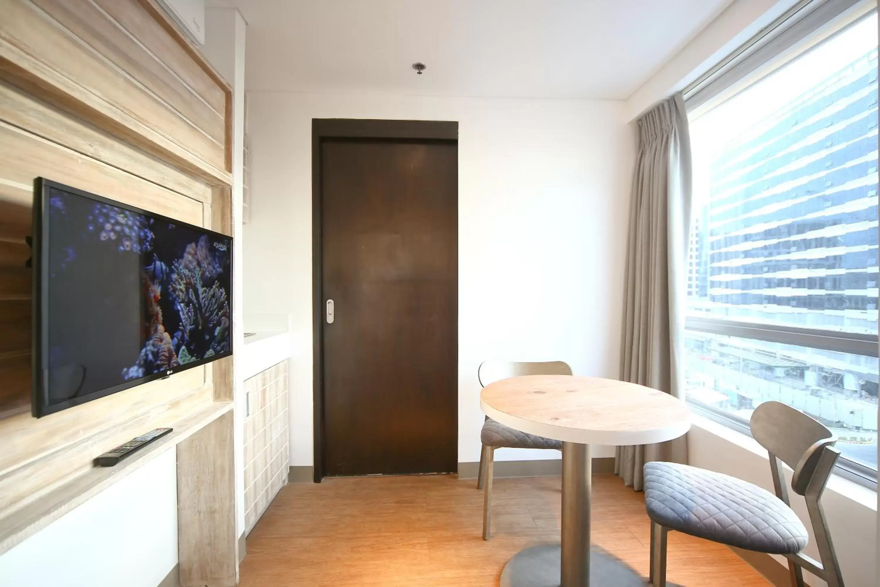 Seating area, TV/Entertainment Center in TRYP by Wyndham Mall of Asia Manila