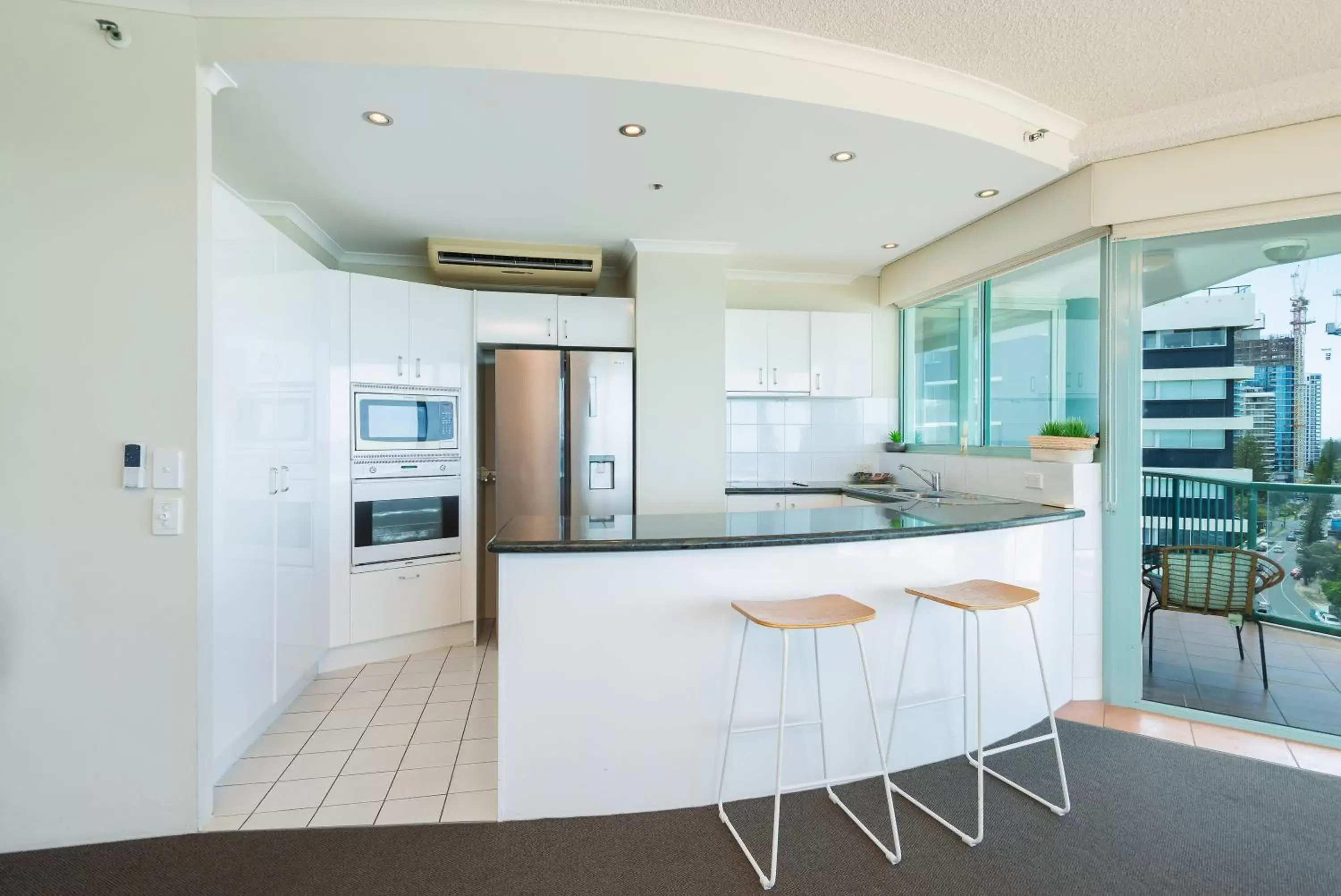 Kitchen or kitchenette, Kitchen/Kitchenette in The Waterford on Main Beach