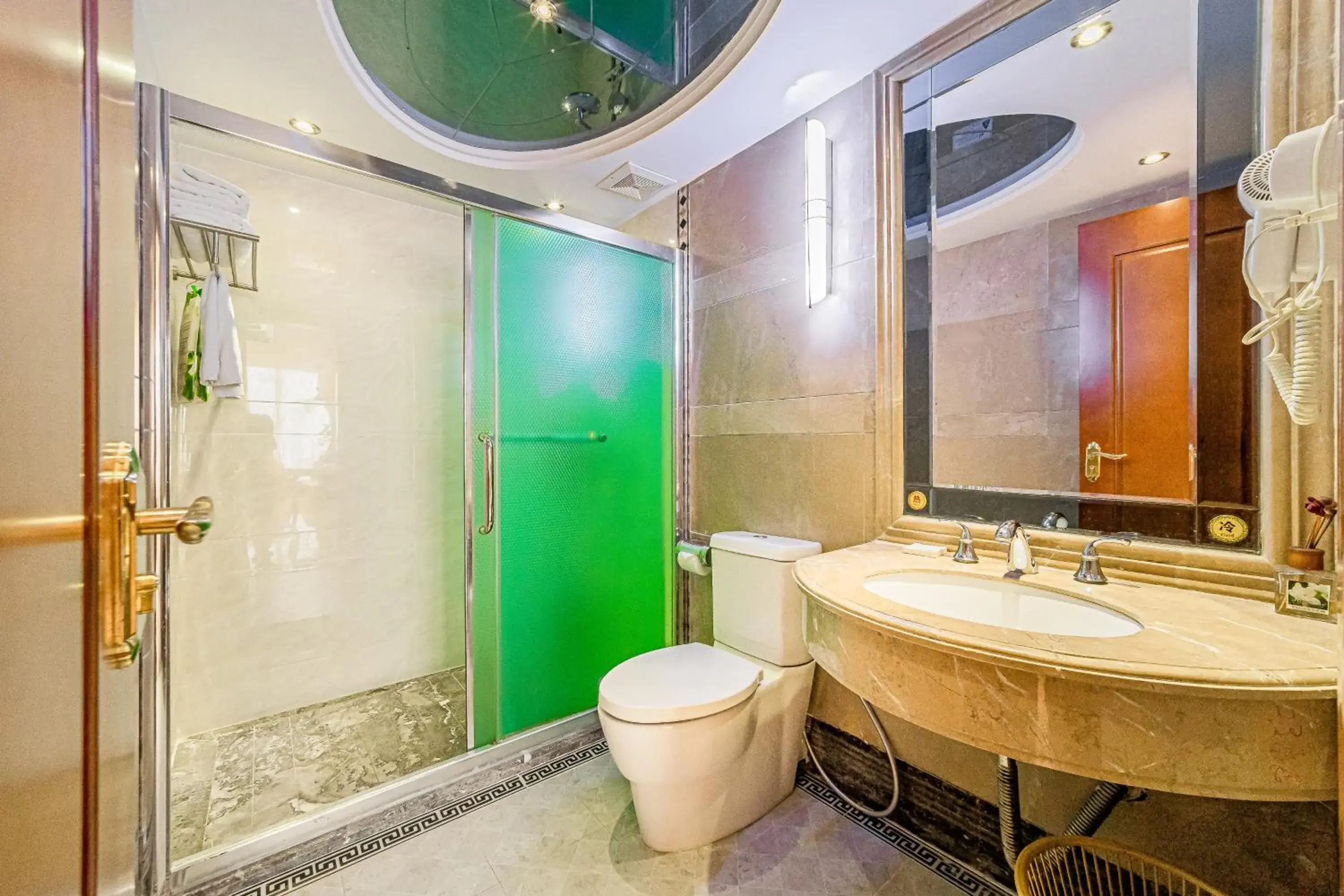Shower, Bathroom in South & North International Apartment - Beijing Road -Free shuttle to Canton Fair