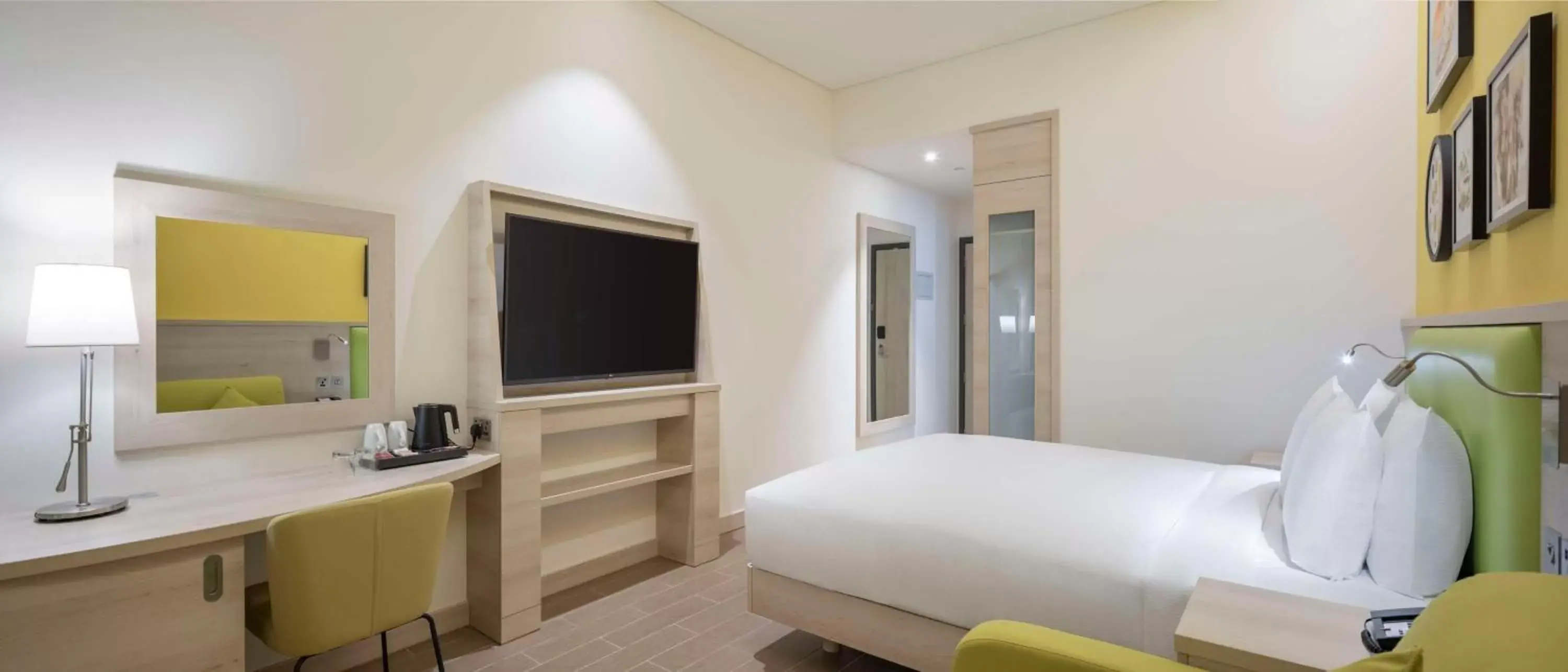 Bedroom, Bed in Hampton By Hilton Doha Old Town