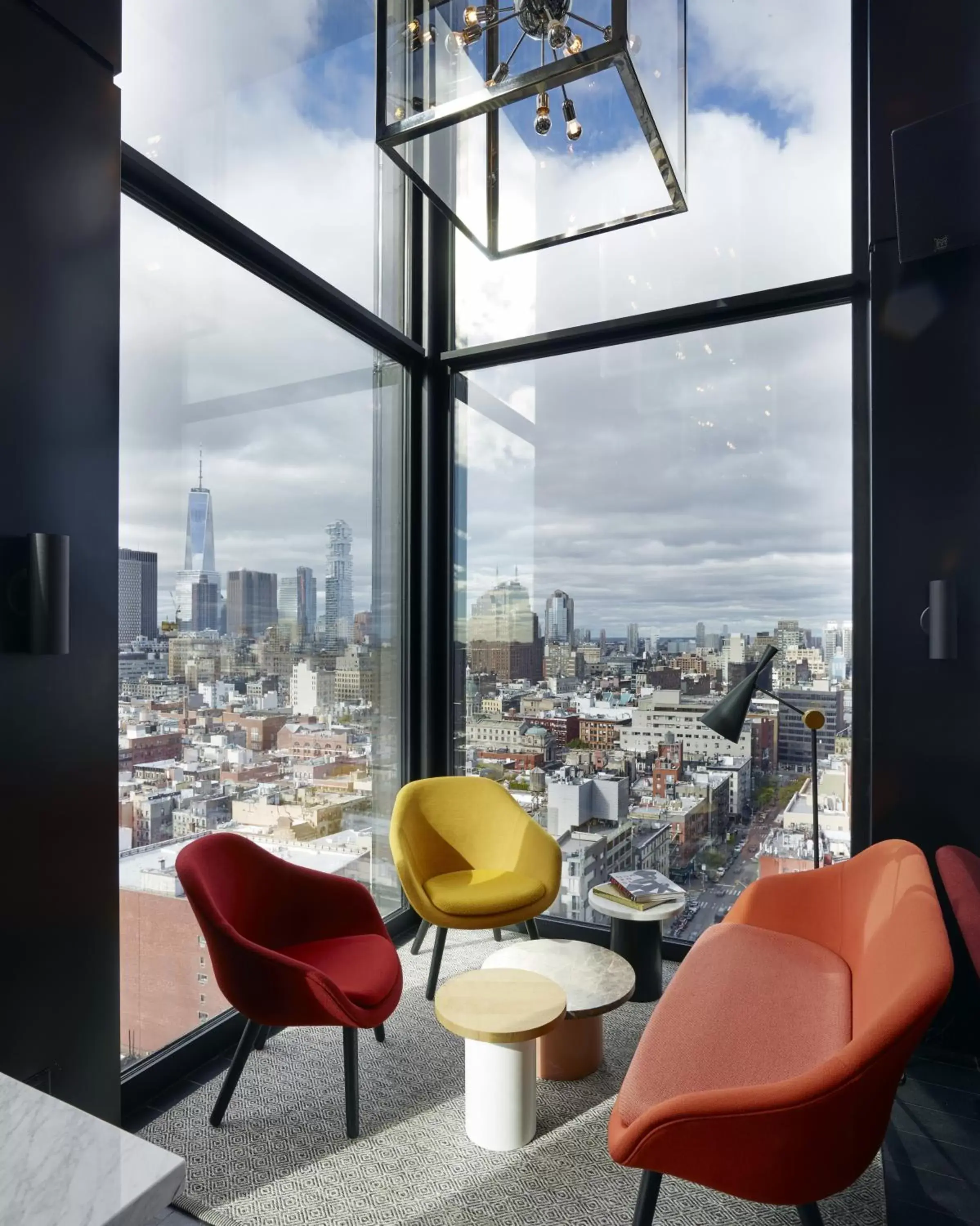 Lounge or bar in citizenM New York Bowery
