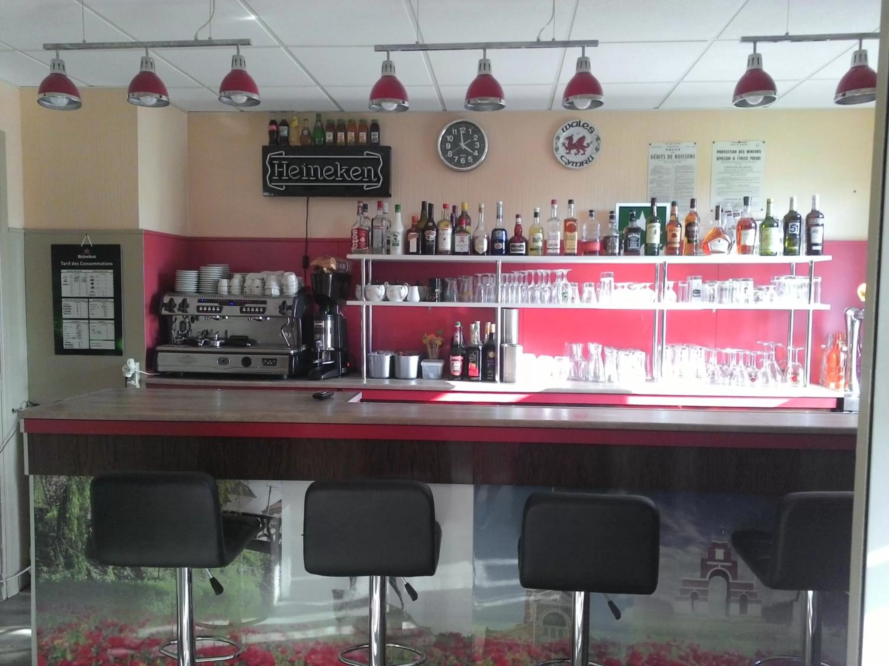 Lounge or bar in Hotel De La Paix