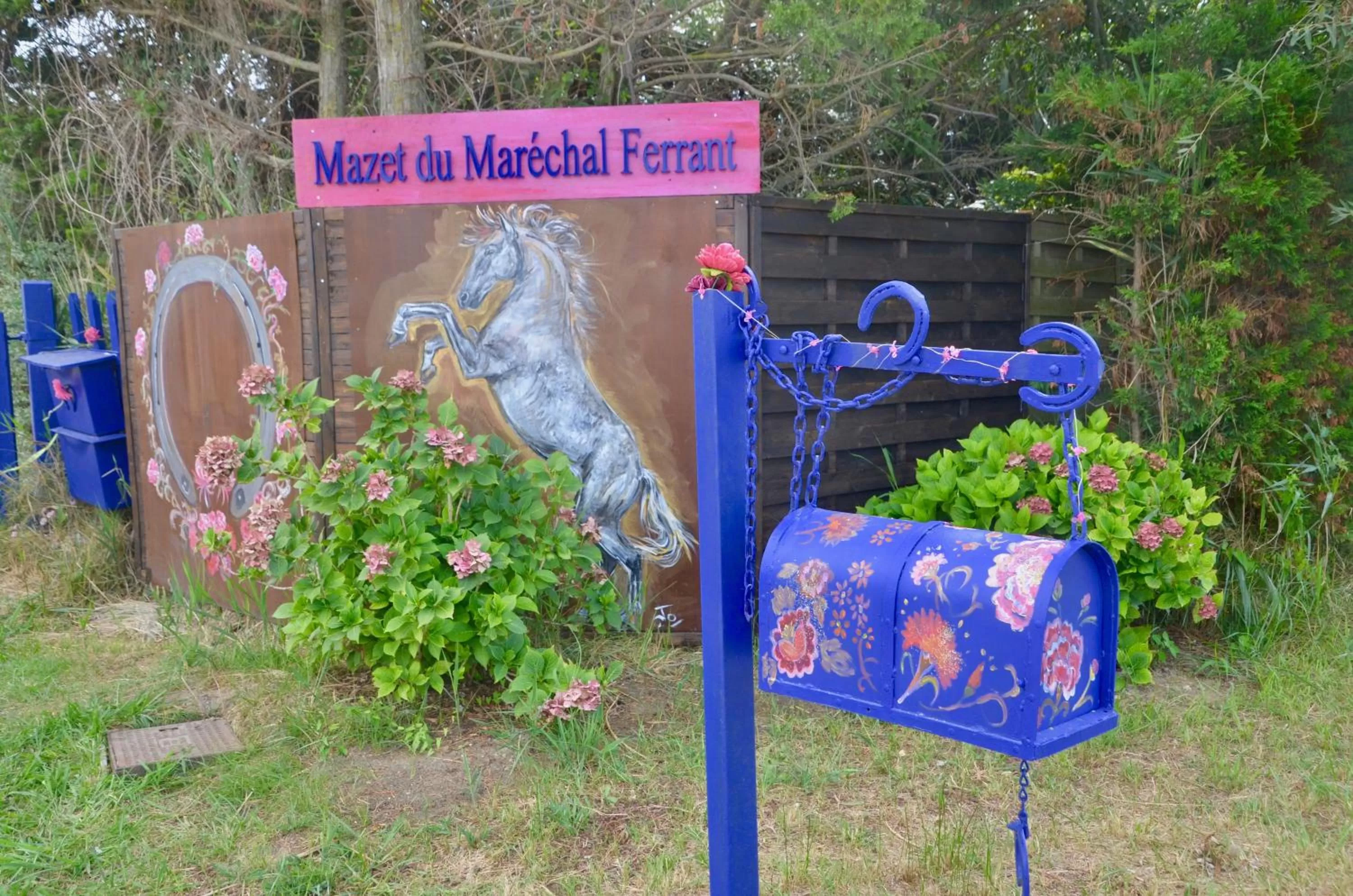 Property logo or sign in Gites Chambres d'hotes Mazet du Maréchal Ferrant