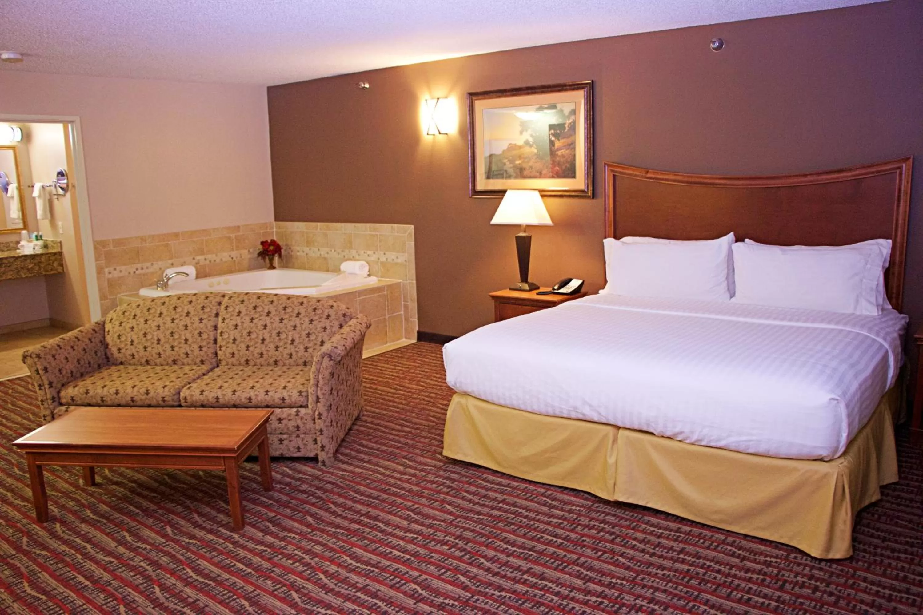 Photo of the whole room, Bed in Holiday Inn Express Hotel & Suites Pierre-Fort Pierre by IHG
