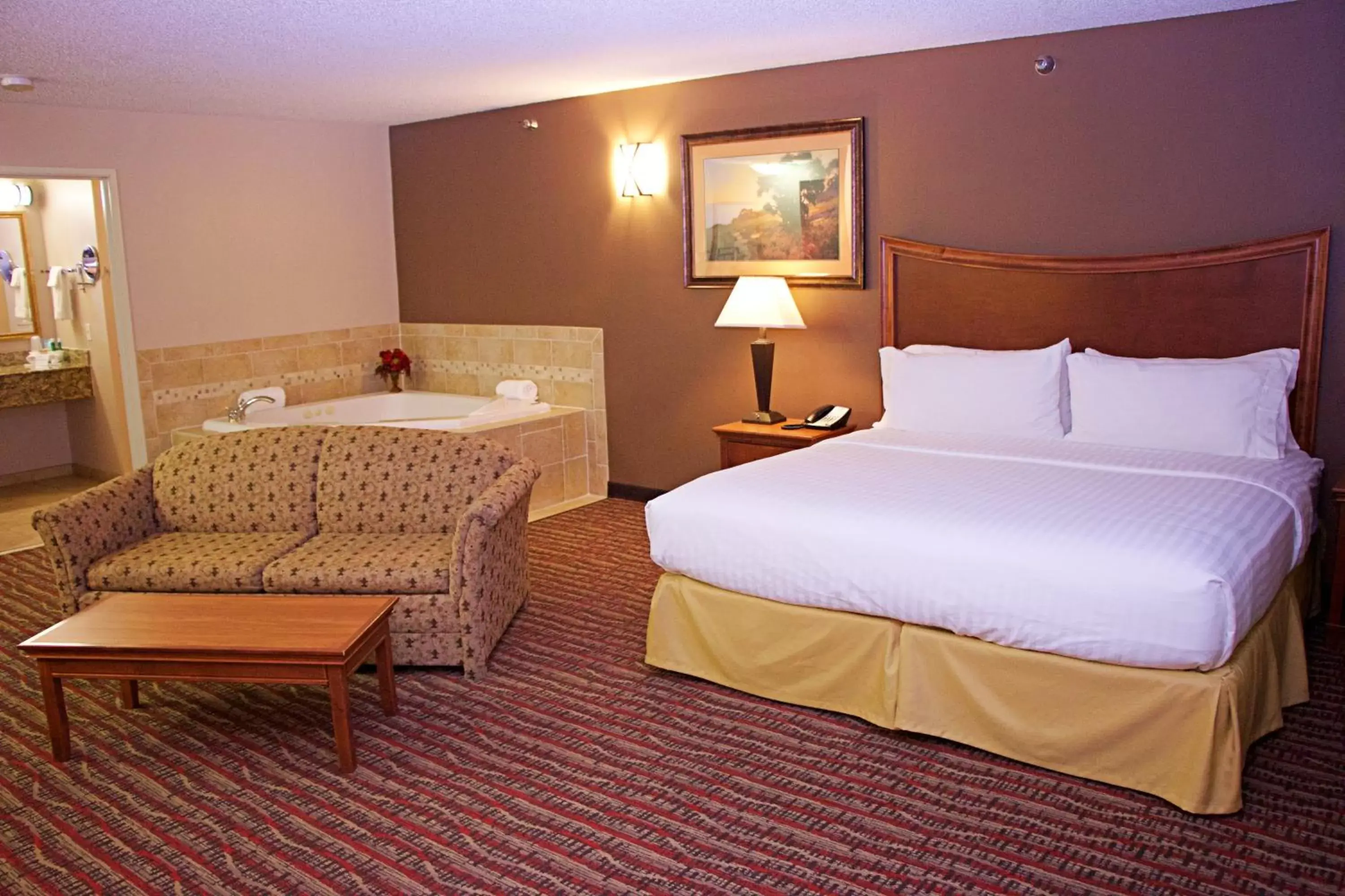Photo of the whole room, Bed in Holiday Inn Express Hotel & Suites Pierre-Fort Pierre, an IHG Hotel