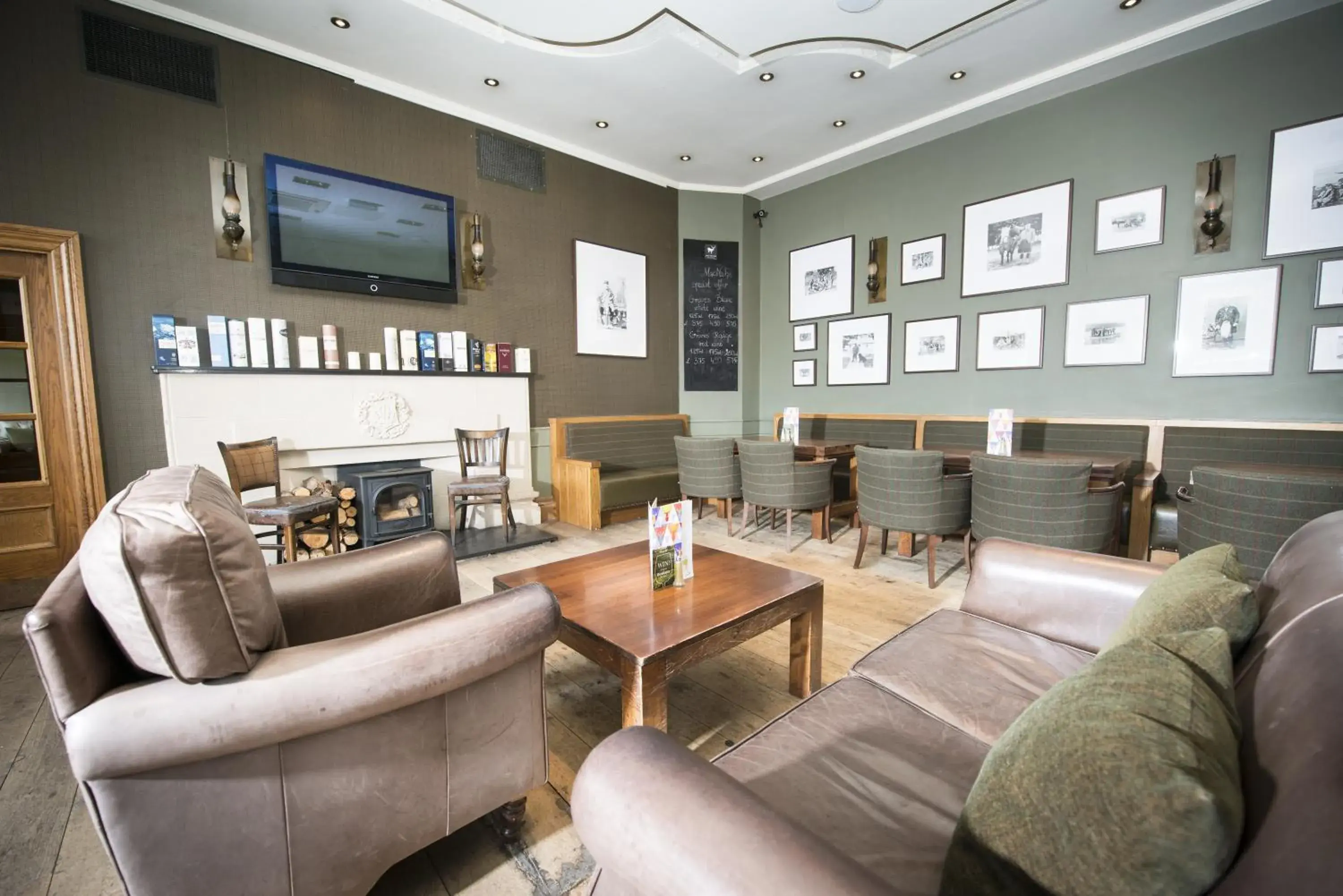 Restaurant/places to eat, Lounge/Bar in Columba Hotel Inverness by Compass Hospitality