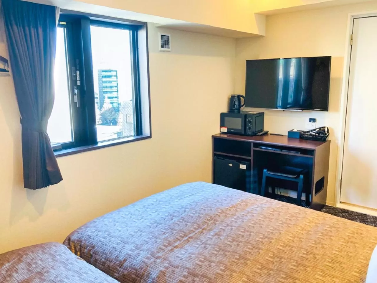 TV and multimedia, Bed in HOTEL LiVEMAX Sendai Hirosedori