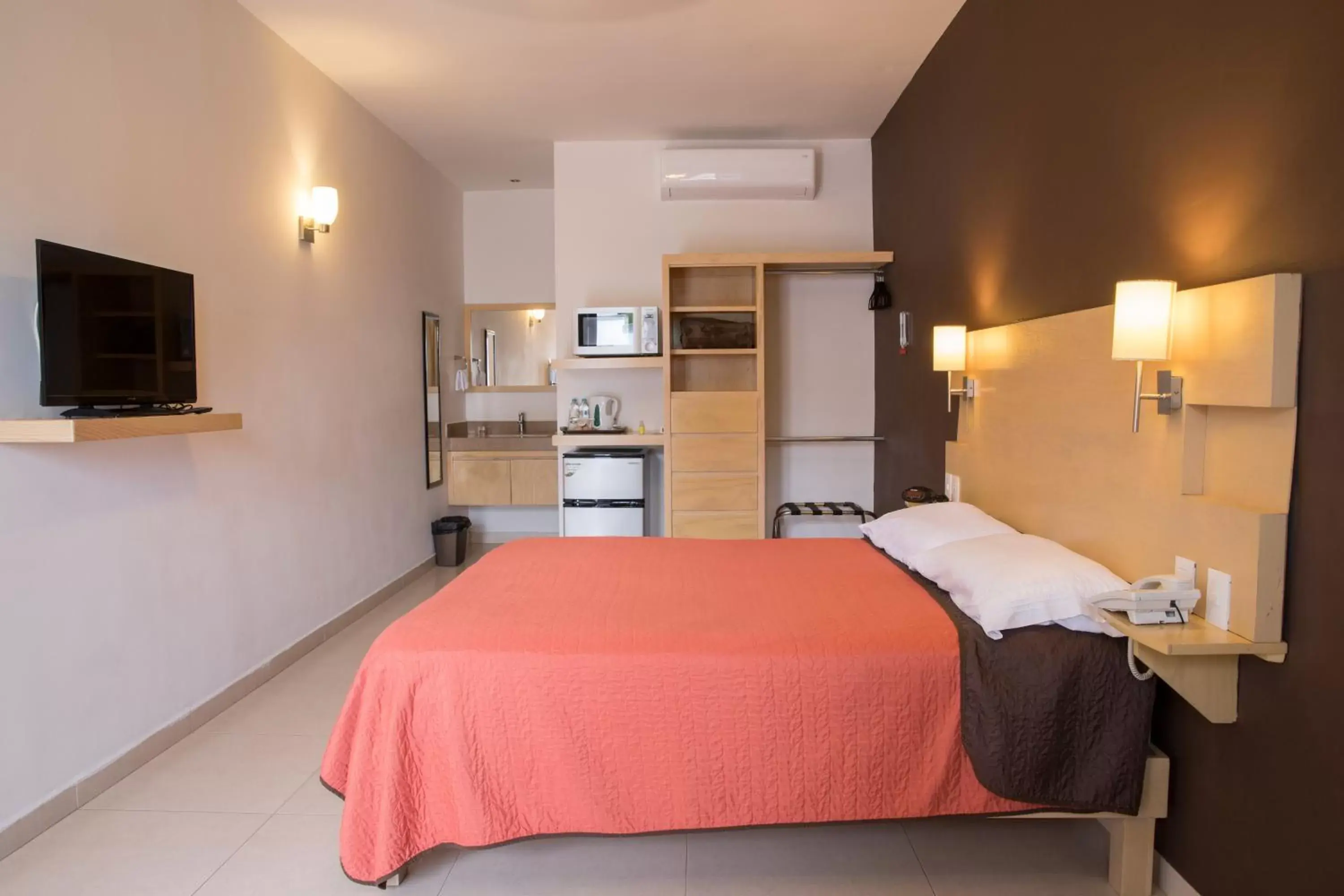 Bedroom, Bed in Nova Hotel