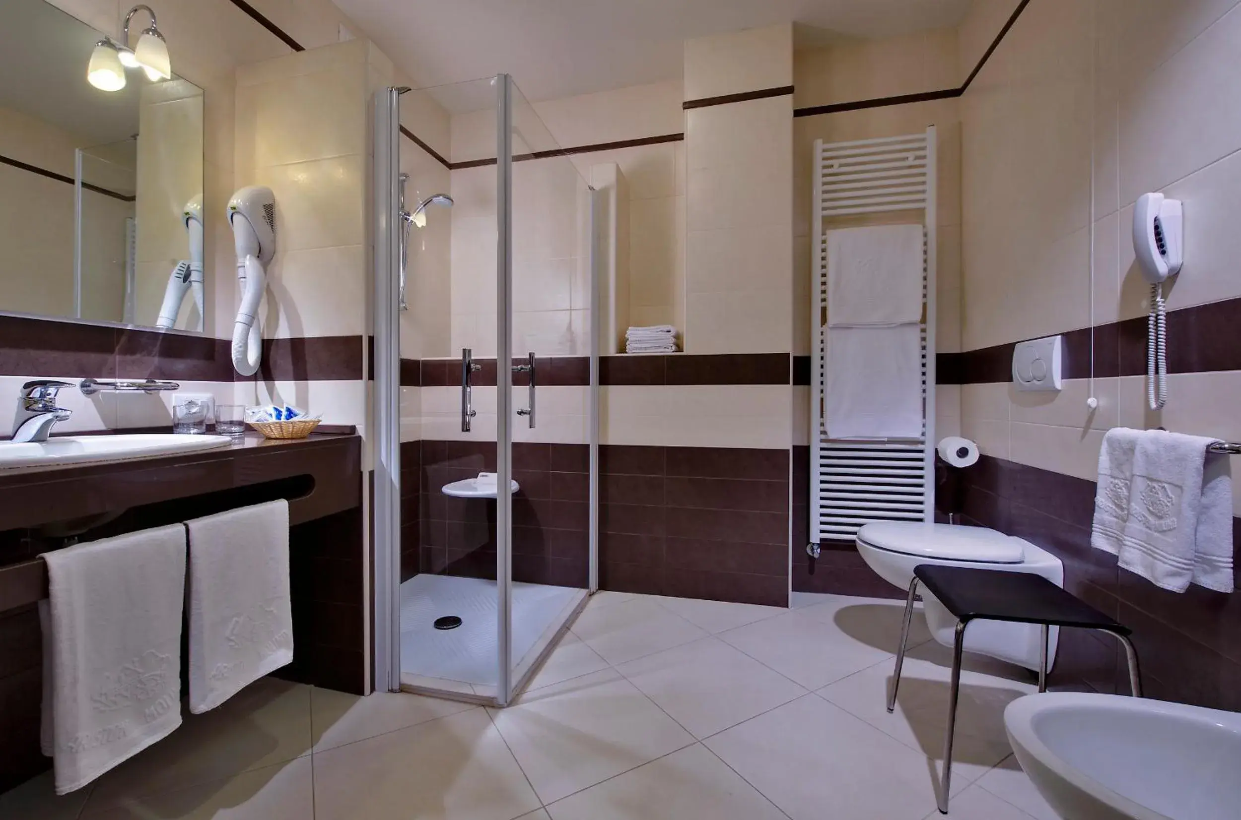 Bathroom in Hotel Ariston Molino Buja