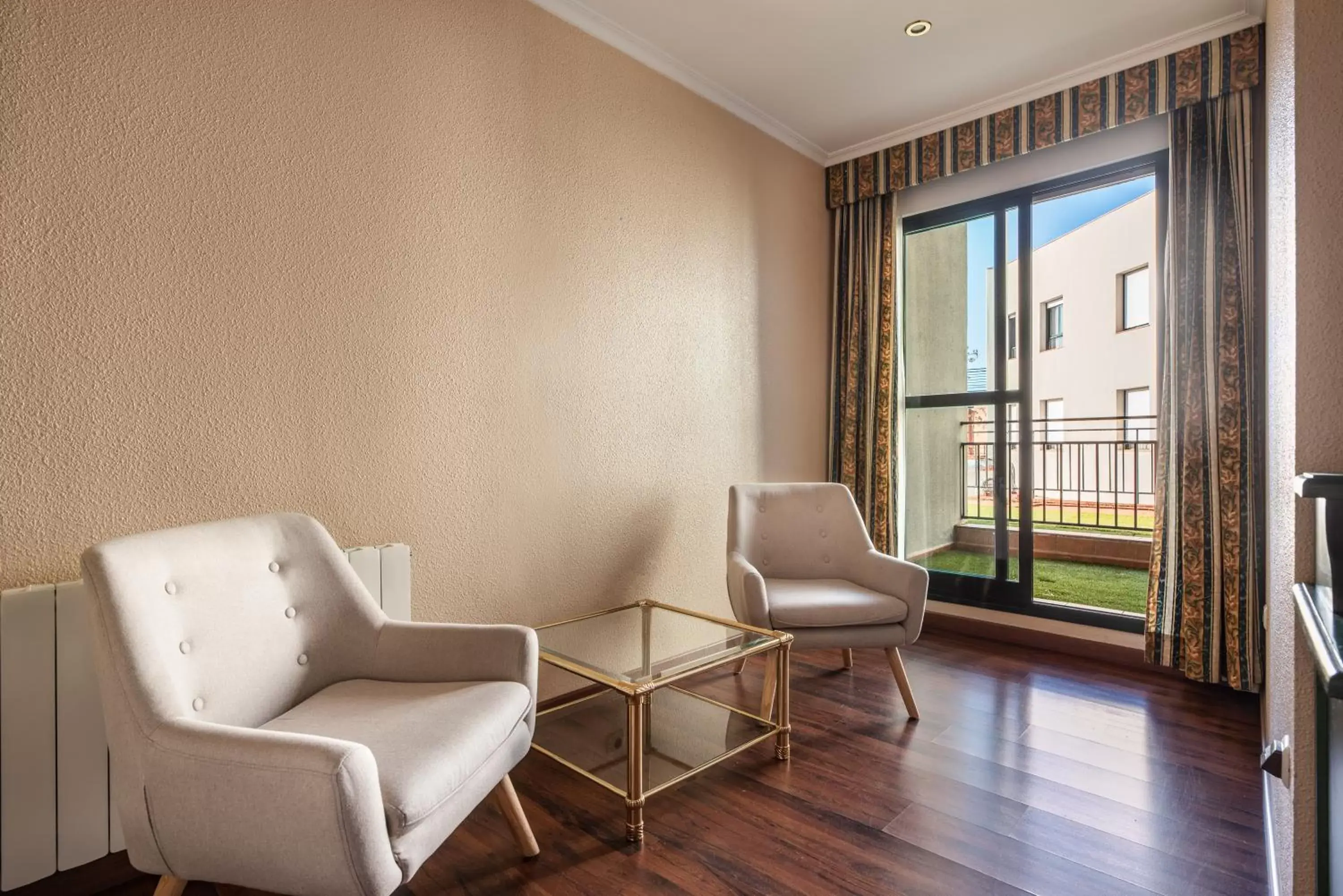 Balcony/Terrace, Seating Area in Hotel Rio Badajoz