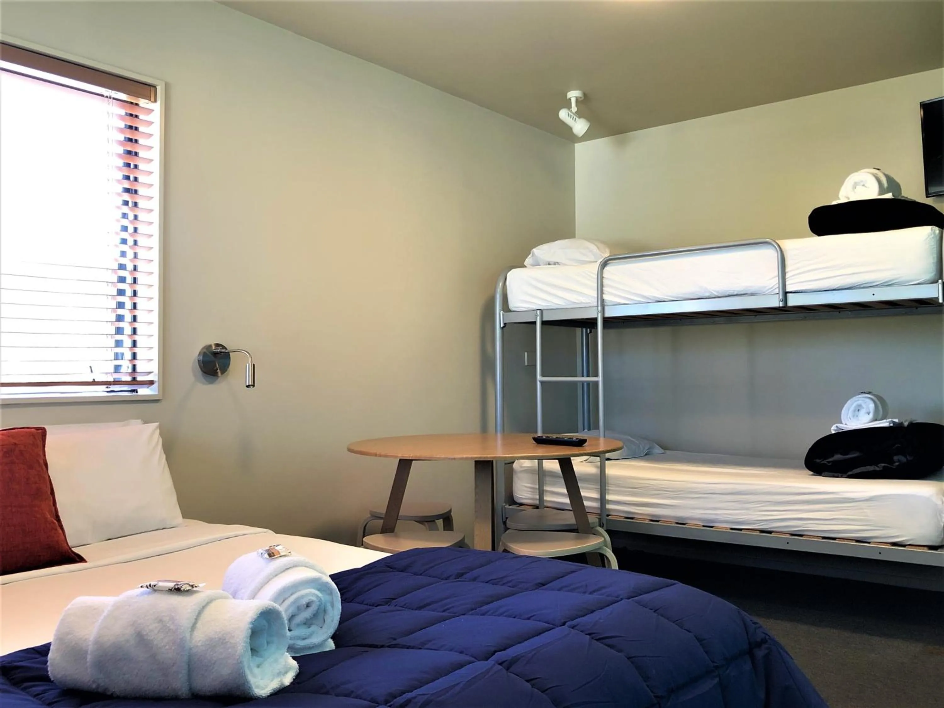 Photo of the whole room, Bed in Kaiteri Lodge