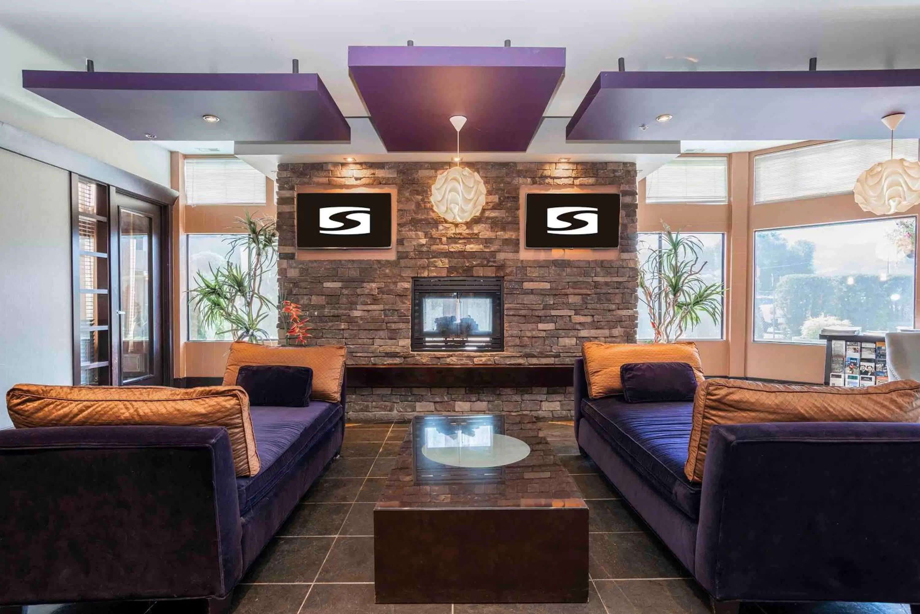 Lobby or reception in Sandman Hotel Penticton