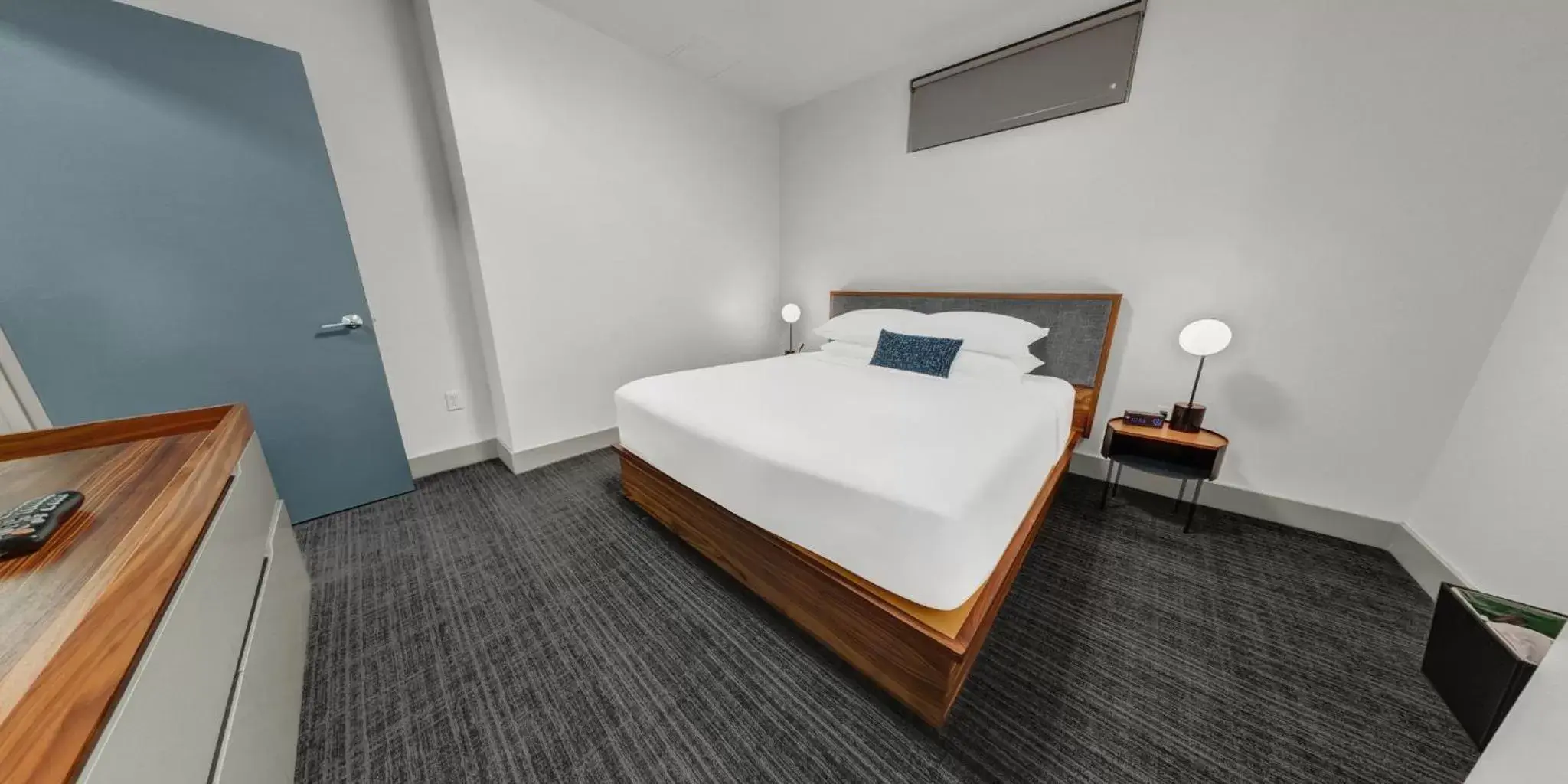 Photo of the whole room, Bed in Kimpton Schofield Hotel by IHG Photo of the whole room, Bed in Kimpton Schofield Hotel by IHG