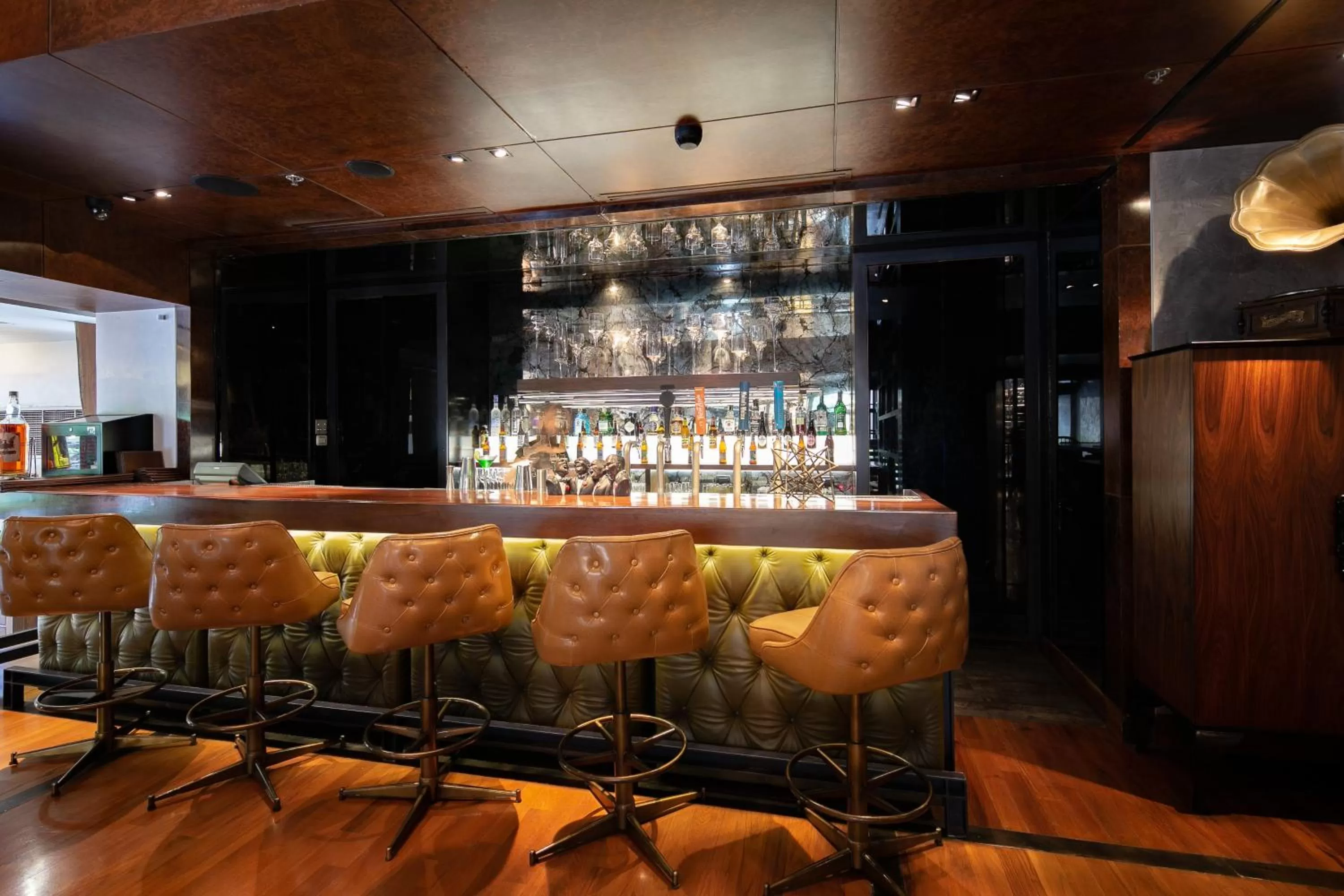 Lounge or bar in Hotel Indigo Bangkok Wireless Road by IHG