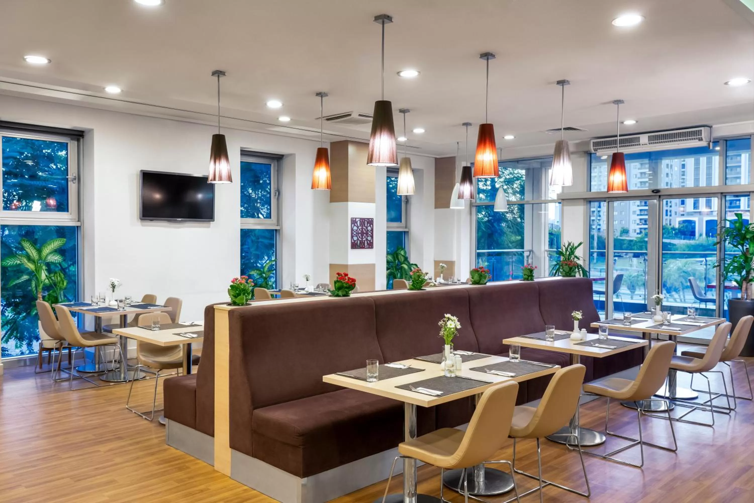 Restaurant/places to eat in ibis Adana