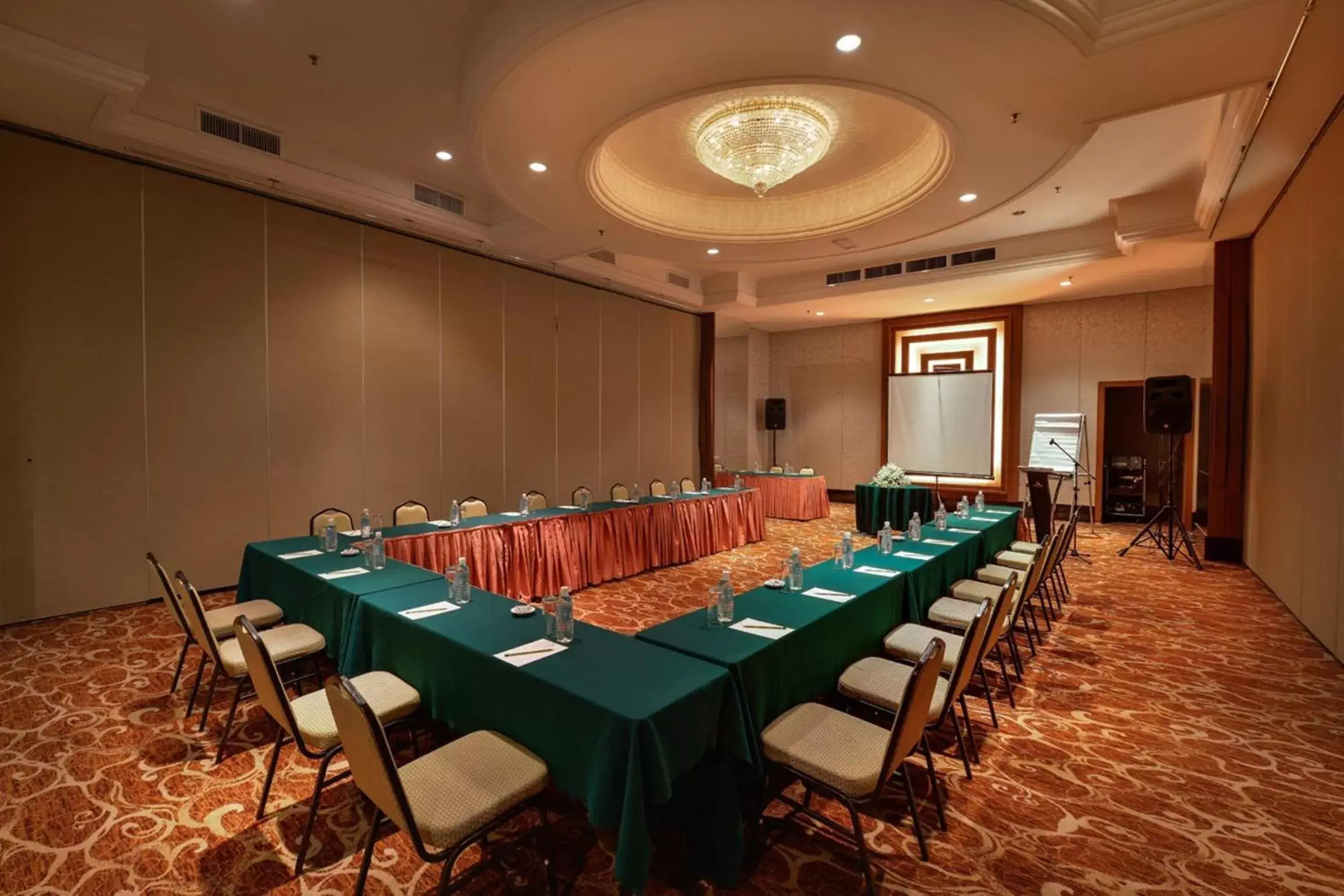 Business facilities in Pearl View Hotel