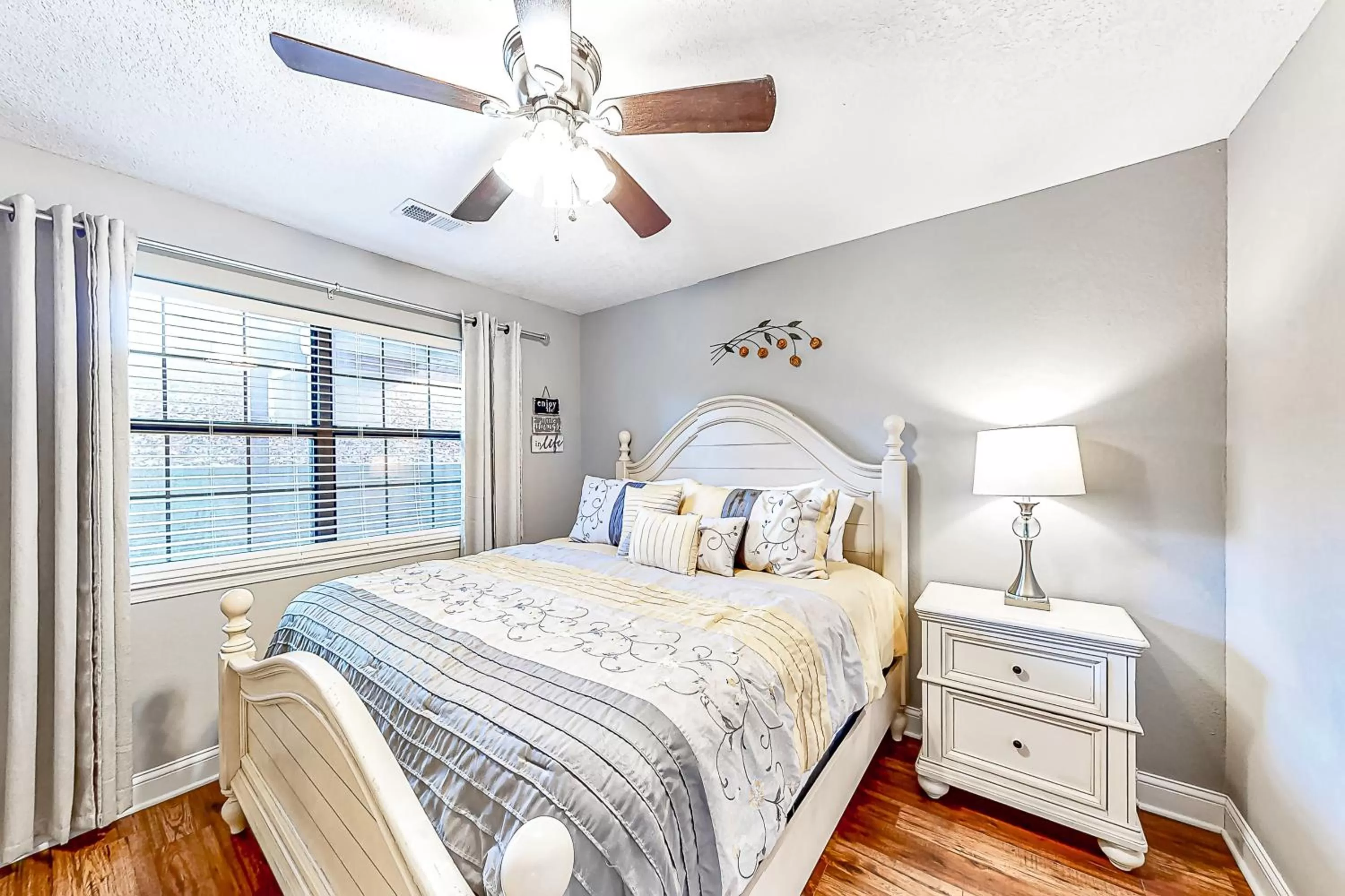 Bed in Thousand Hills - The Knollwood At Foothills