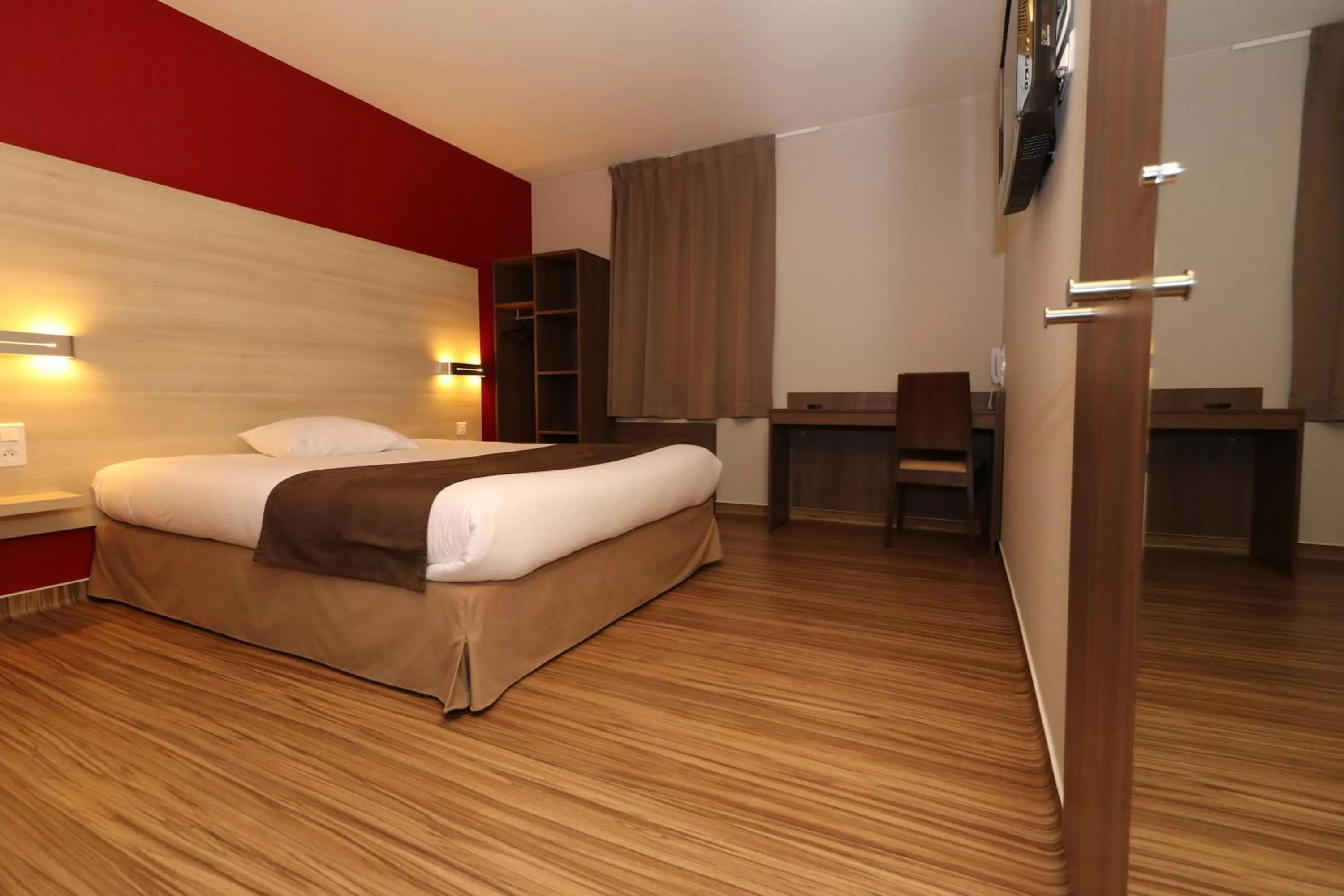 Bedroom, Bed in Ekho Hotel Grenoble Nord Saint Egrève