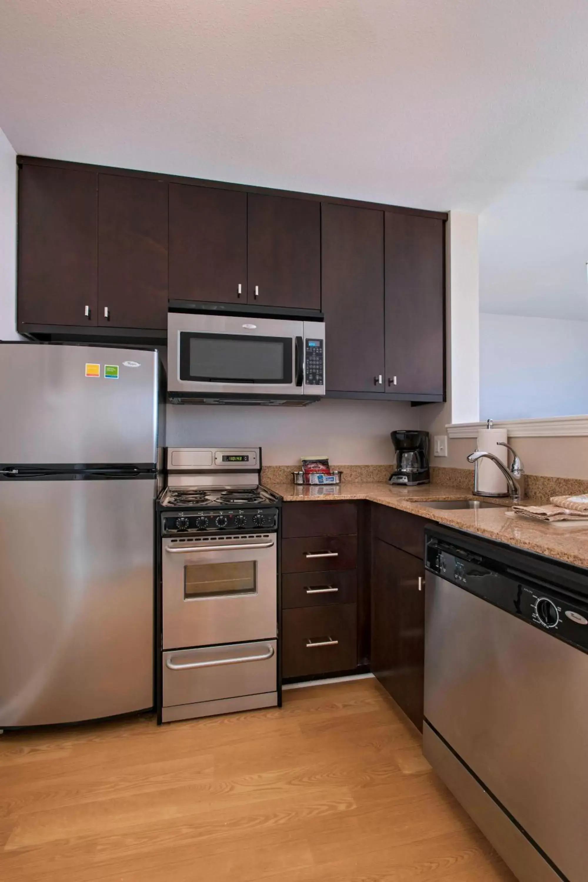 Bedroom, Kitchen/Kitchenette in TownePlace Suites Fayetteville Cross Creek