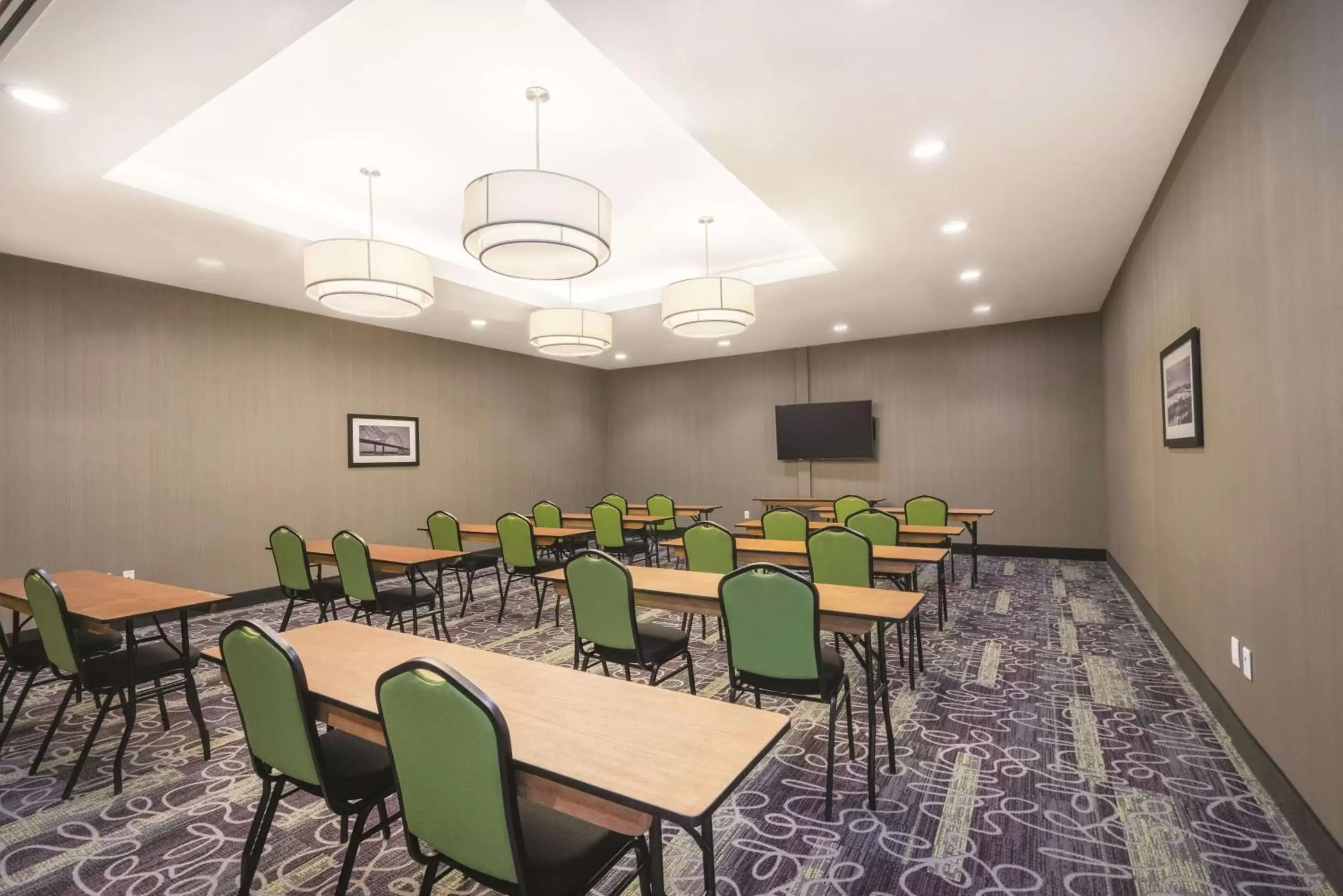 Meeting/conference room in La Quinta by Wyndham Memphis Downtown