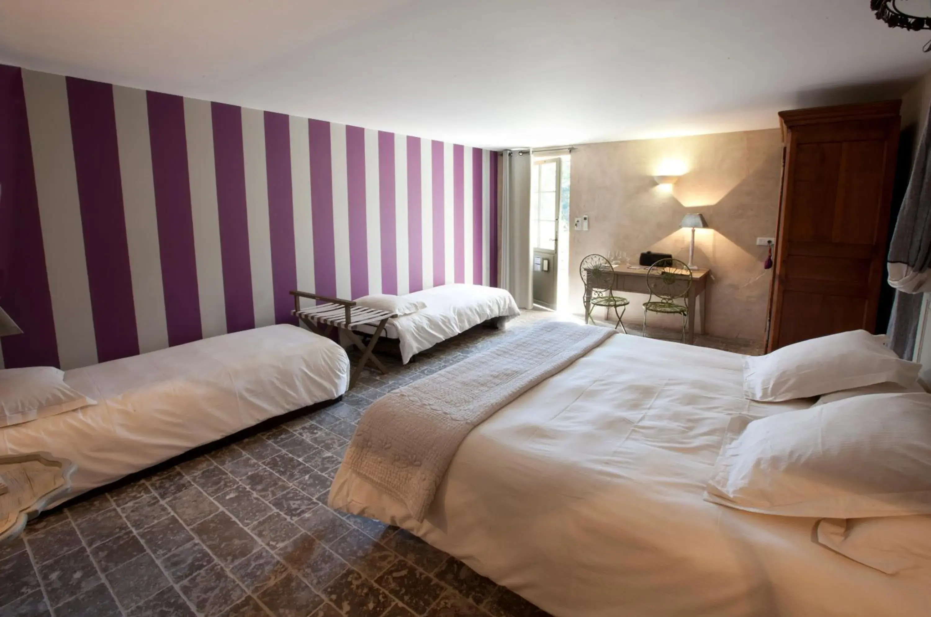 Photo of the whole room, Bed in Hôtel-Spa Le Saint Cirq