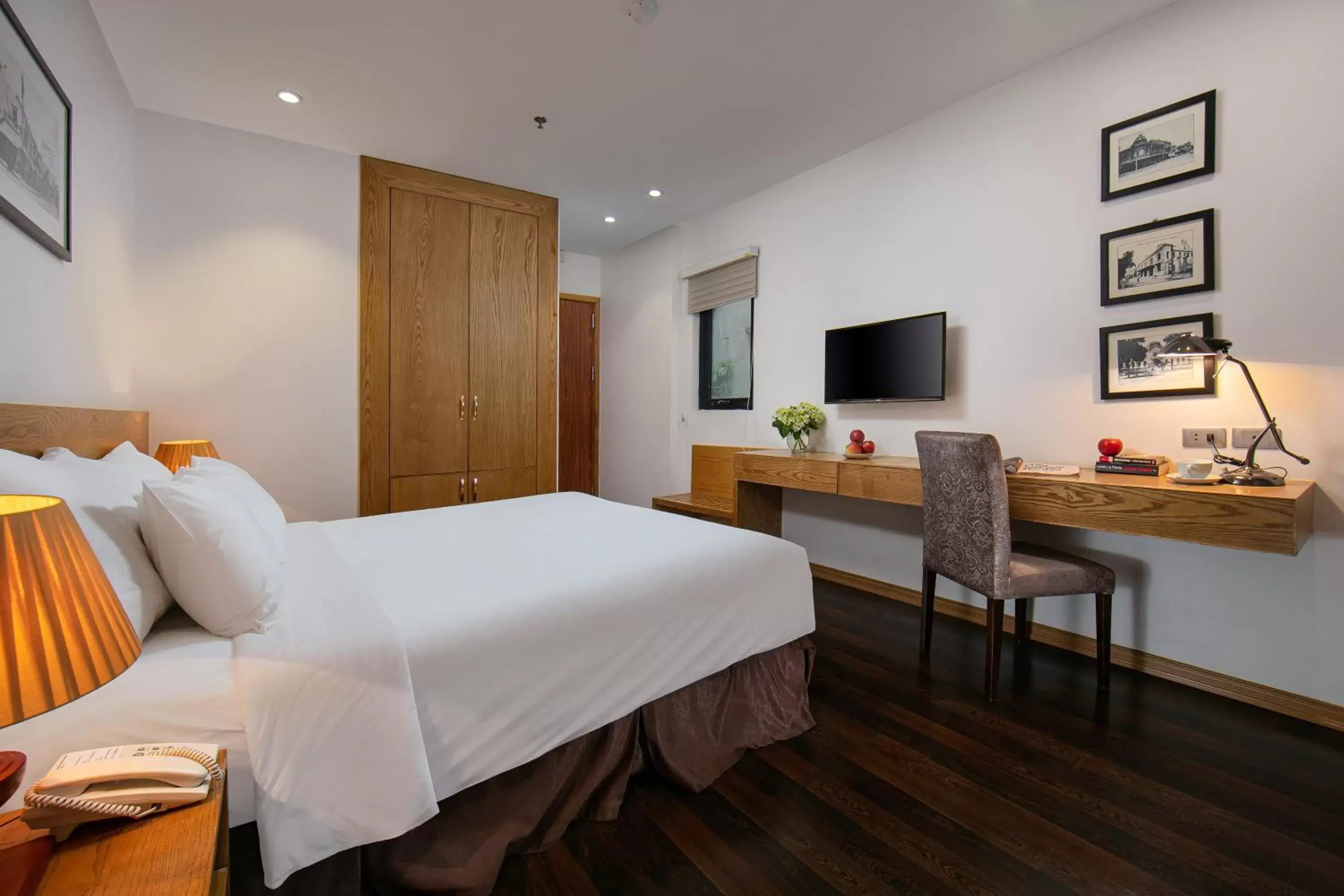 Property building, Bed in Hanoi Paon Hotel & Spa