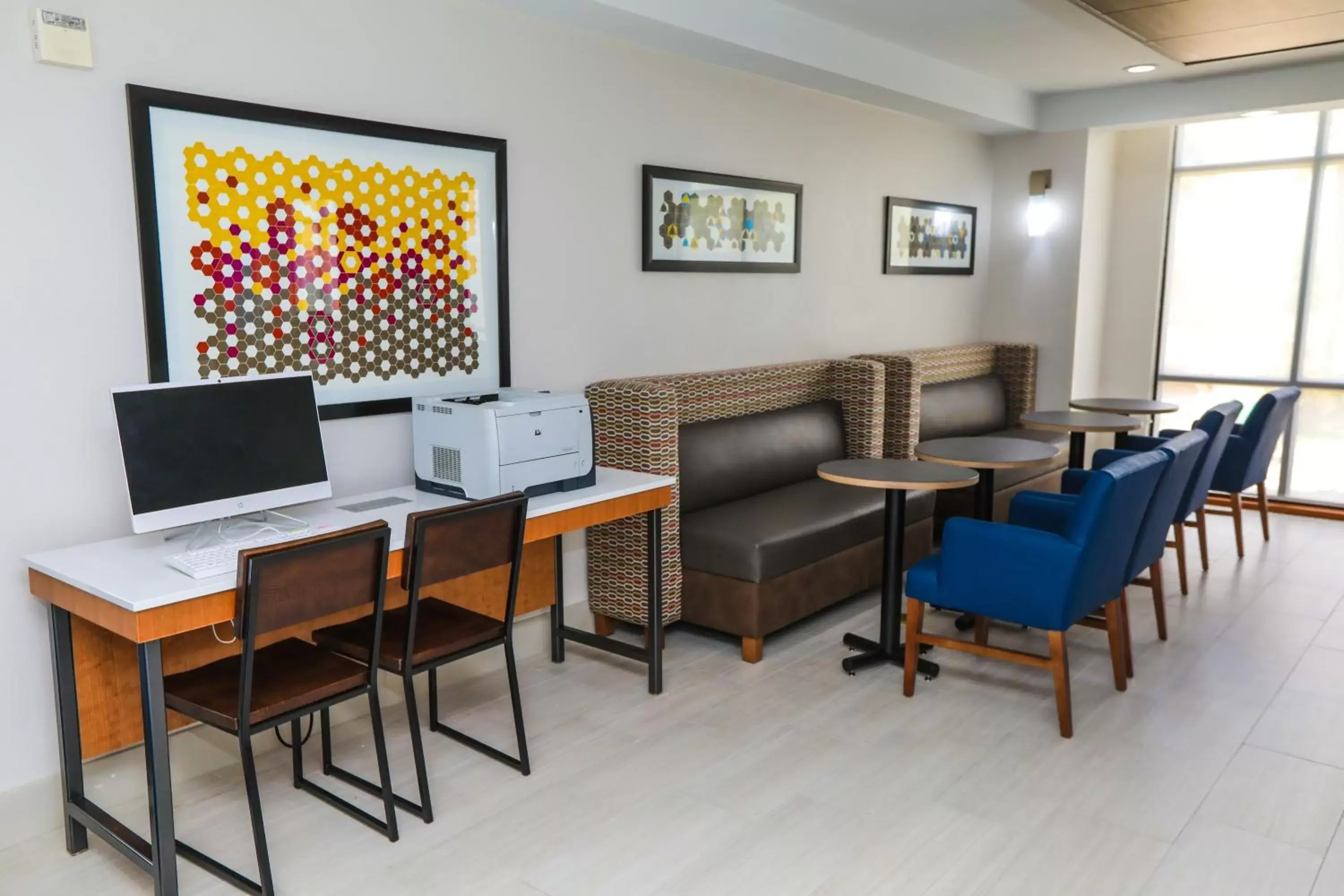 Business facilities in Holiday Inn Express Hillsboro I-35, an IHG Hotel