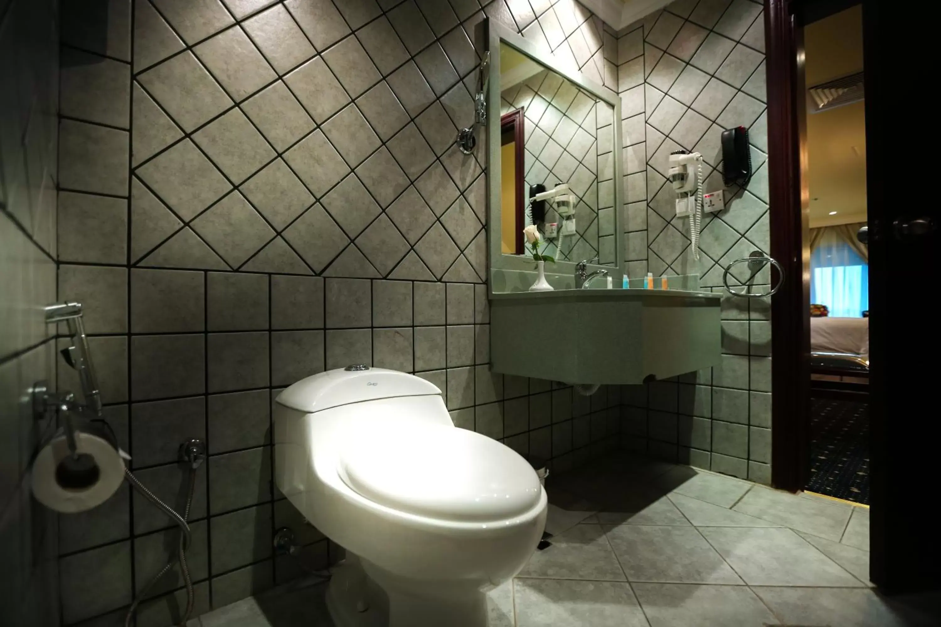 Bathroom in Howard Johnson Dammam Hotel