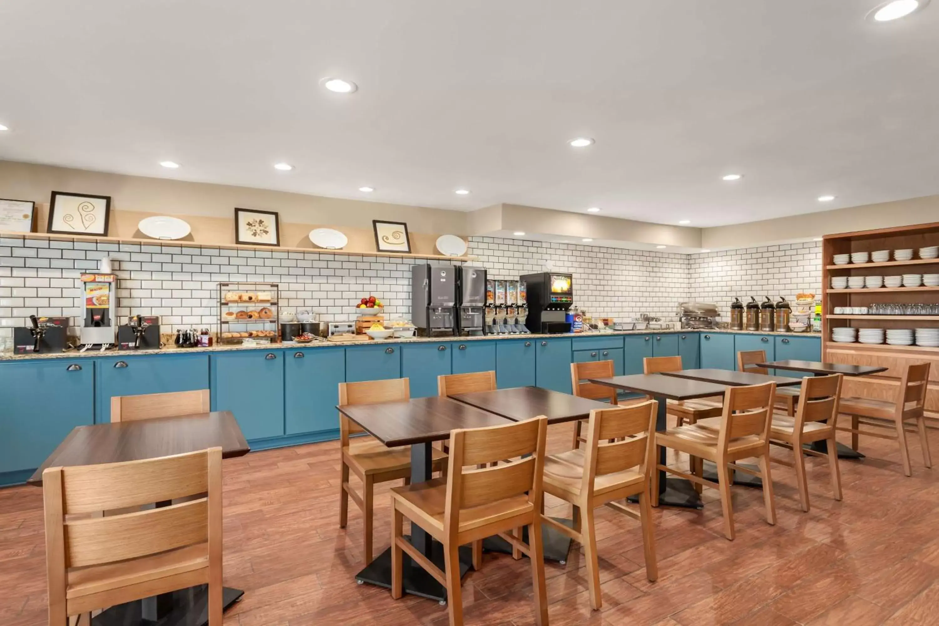 Restaurant/Places to Eat in Country Inn & Suites by Radisson, Ames, IA