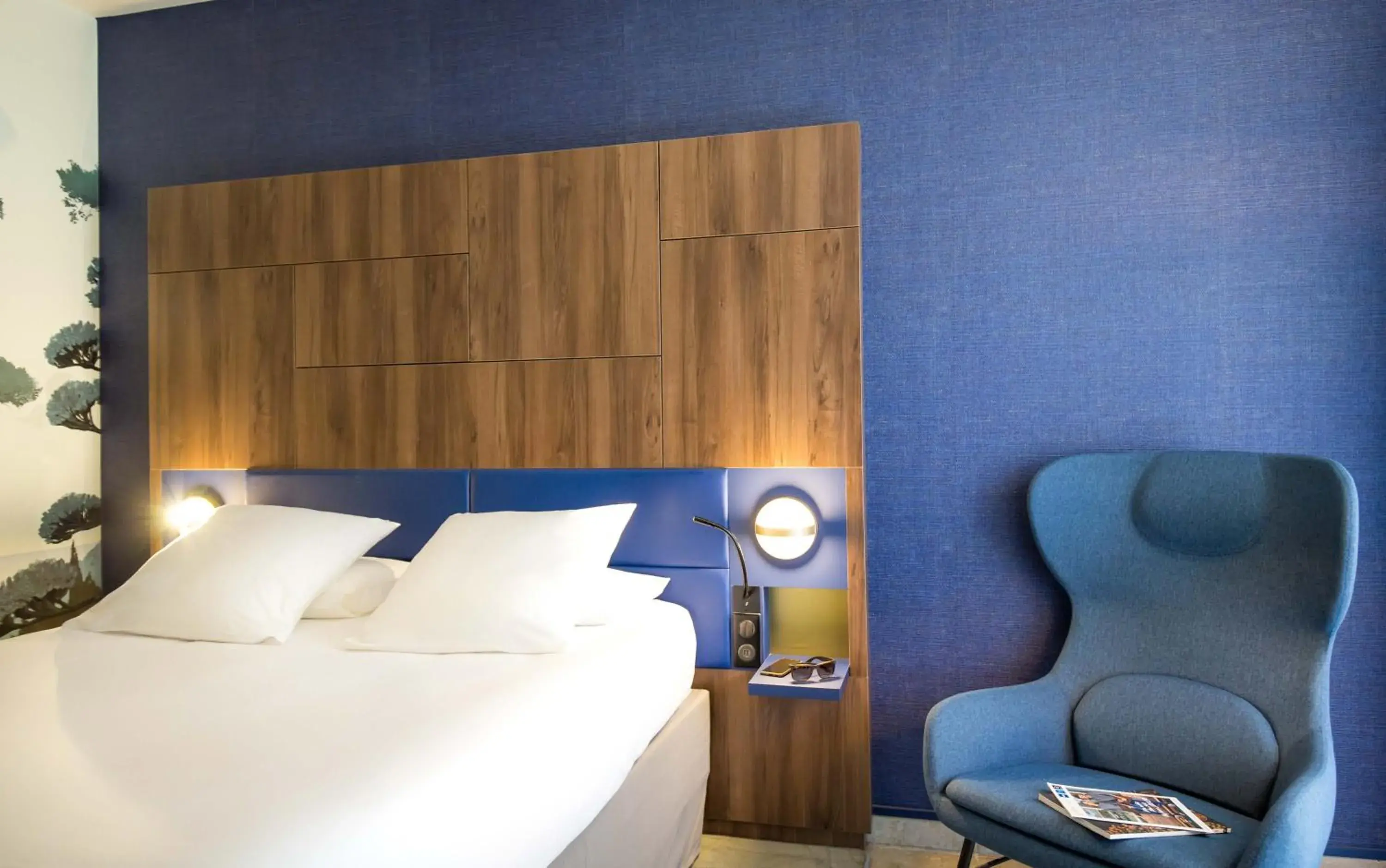 Bedroom, Bed in Hotel Marseille Centre Bompard La Corniche