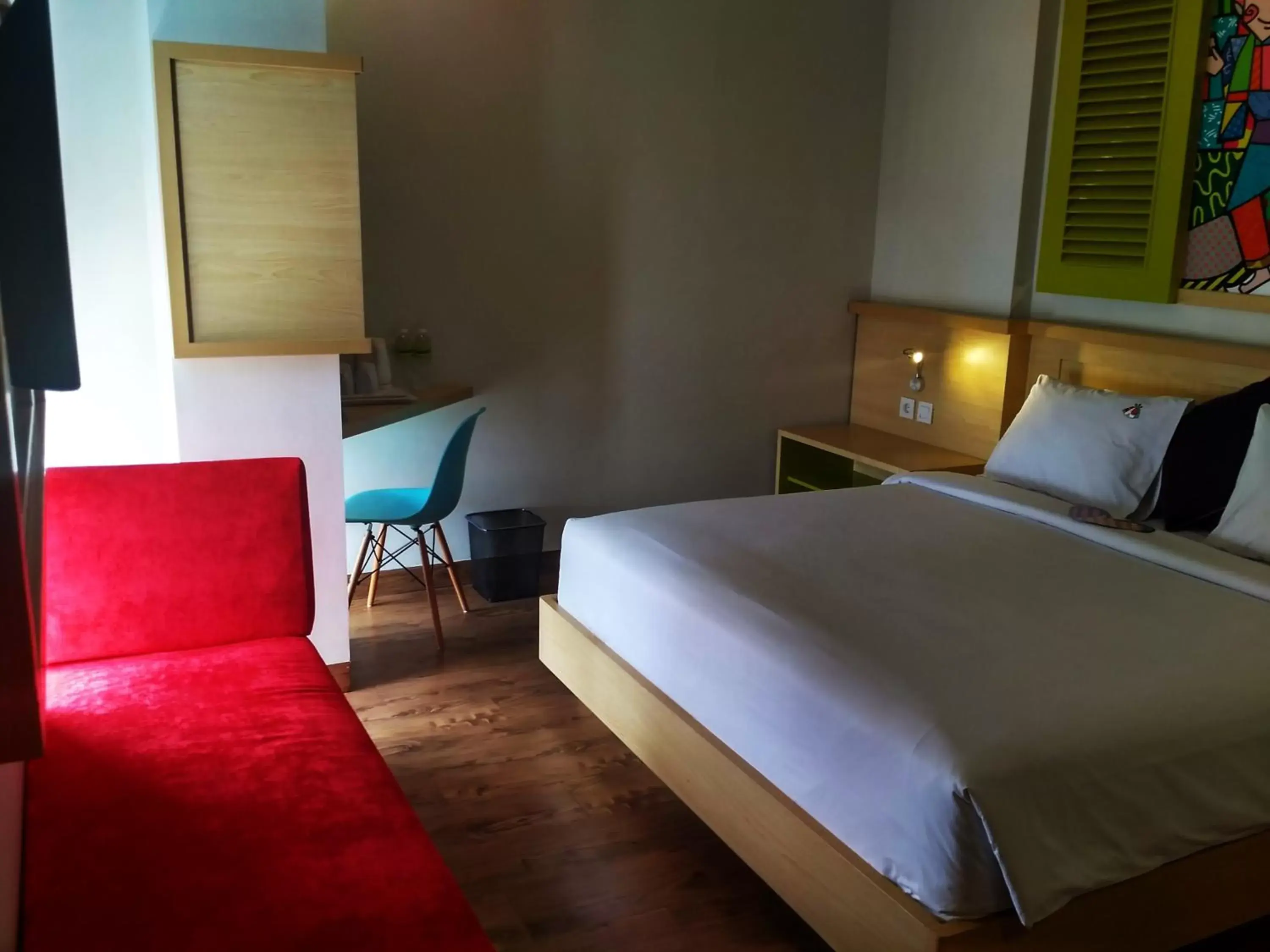 Seating area, Bed in MaxoneHotels.com at Kramat