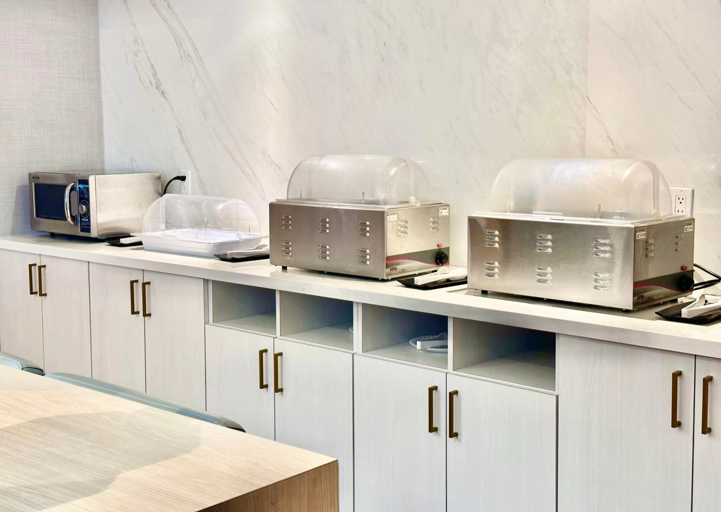 Breakfast in Lincoln Hotel Monterey Park Los Angeles