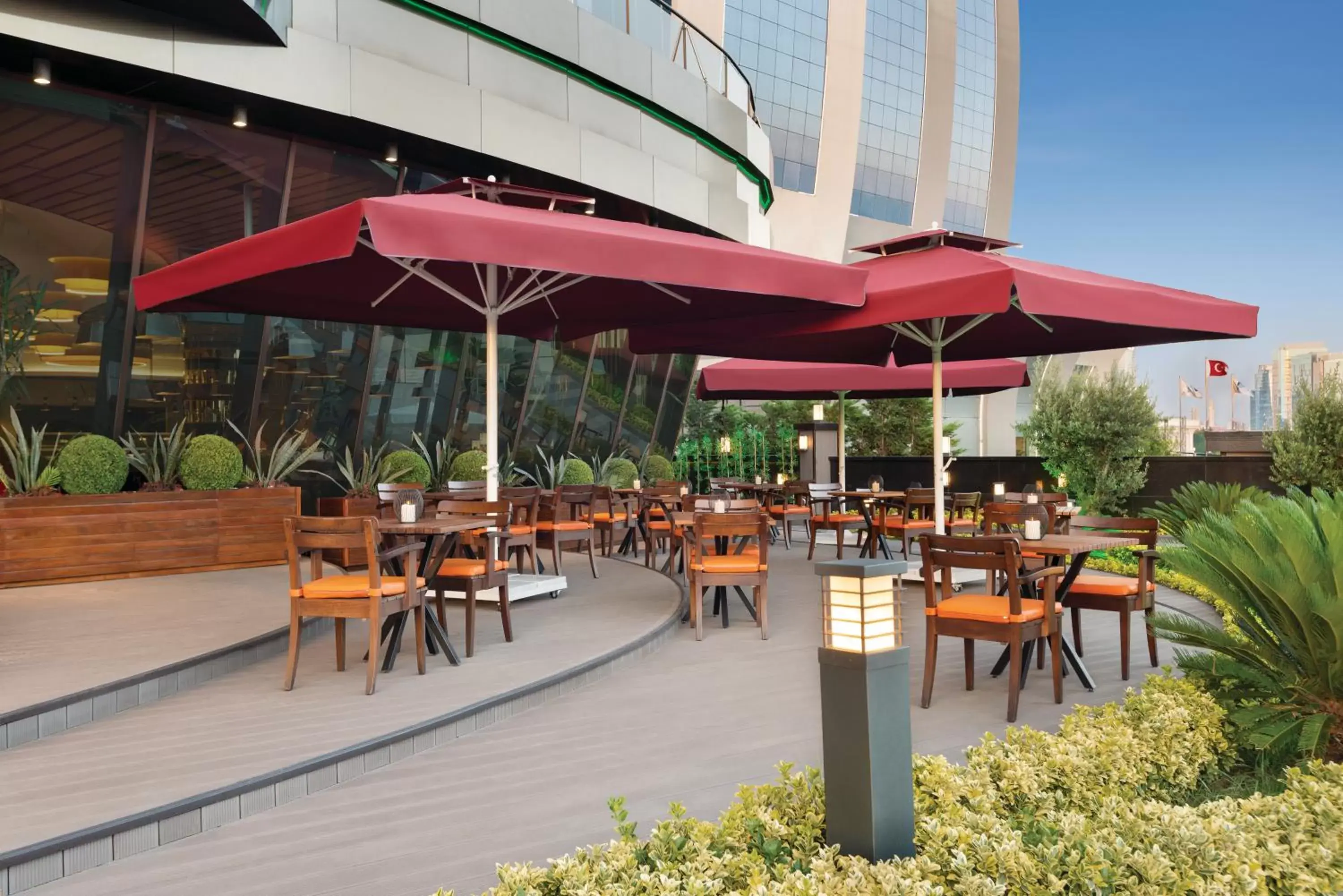 Patio, Restaurant/Places to Eat in Days Hotel by Wyndham Istanbul Maltepe