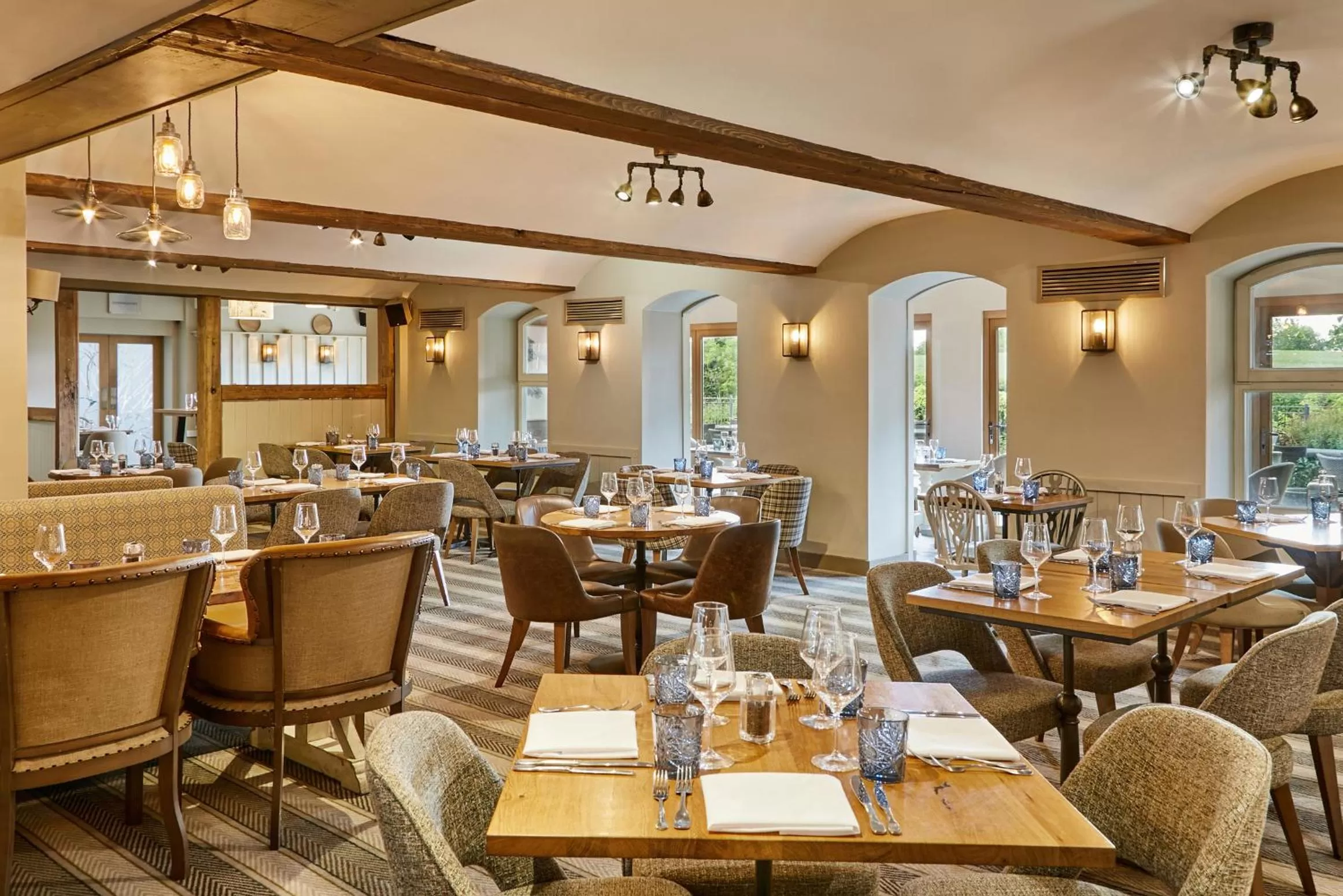 Food and drinks in Lion Quays Resort