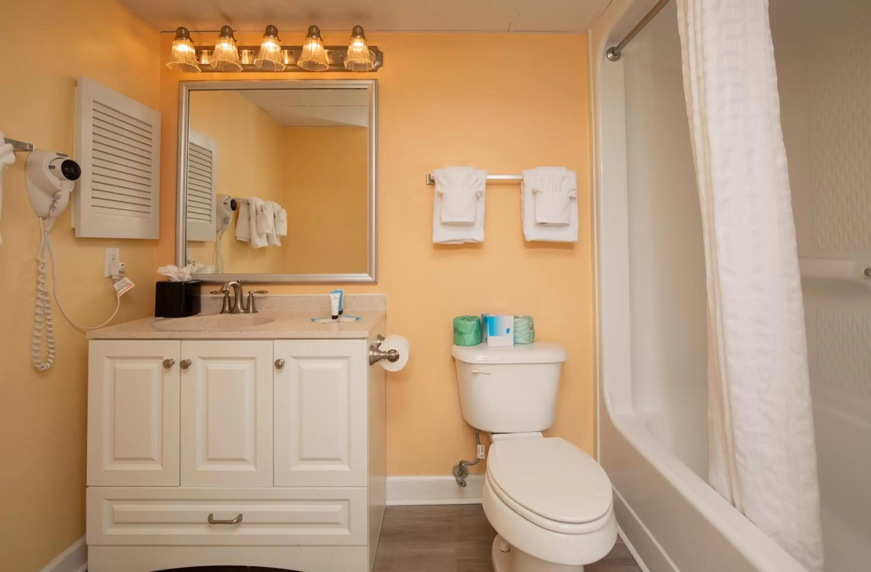 Bathroom in Grande Shores Ocean Resorts Condominiums