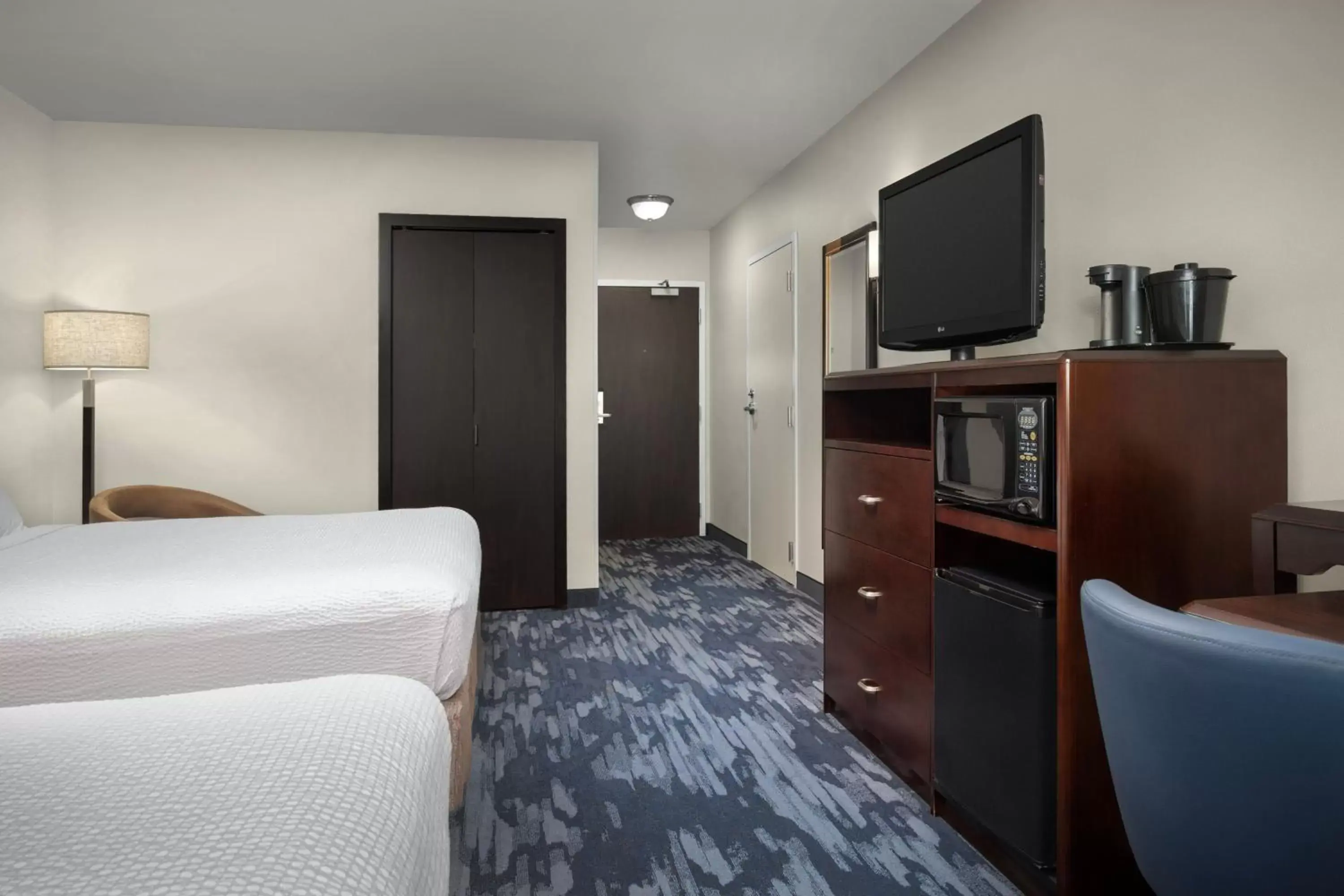 Photo of the whole room, TV/Entertainment Center in Fairfield by Marriott Tacoma Puyallup