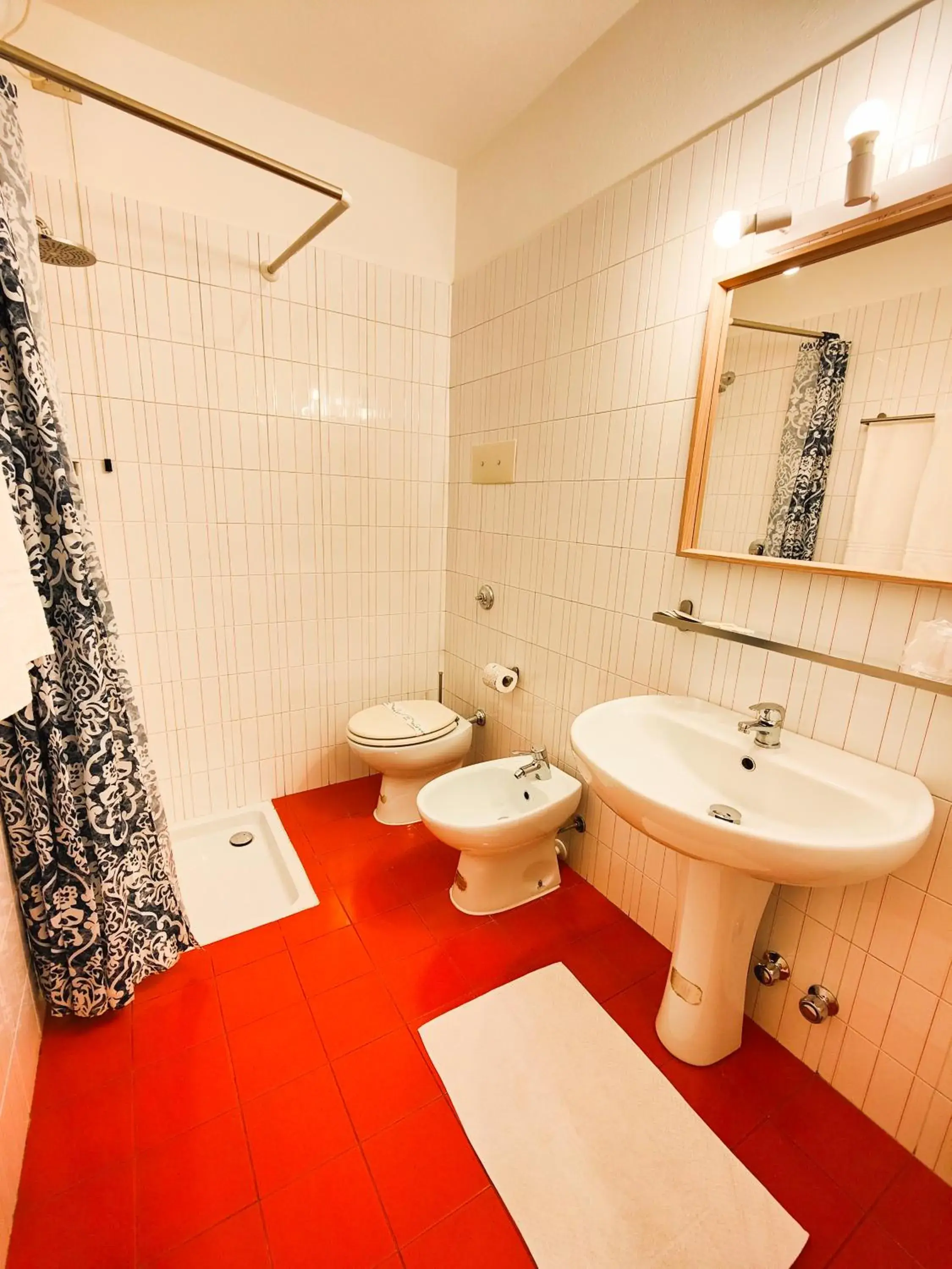 Bathroom in Hotel Meublè Tenesi