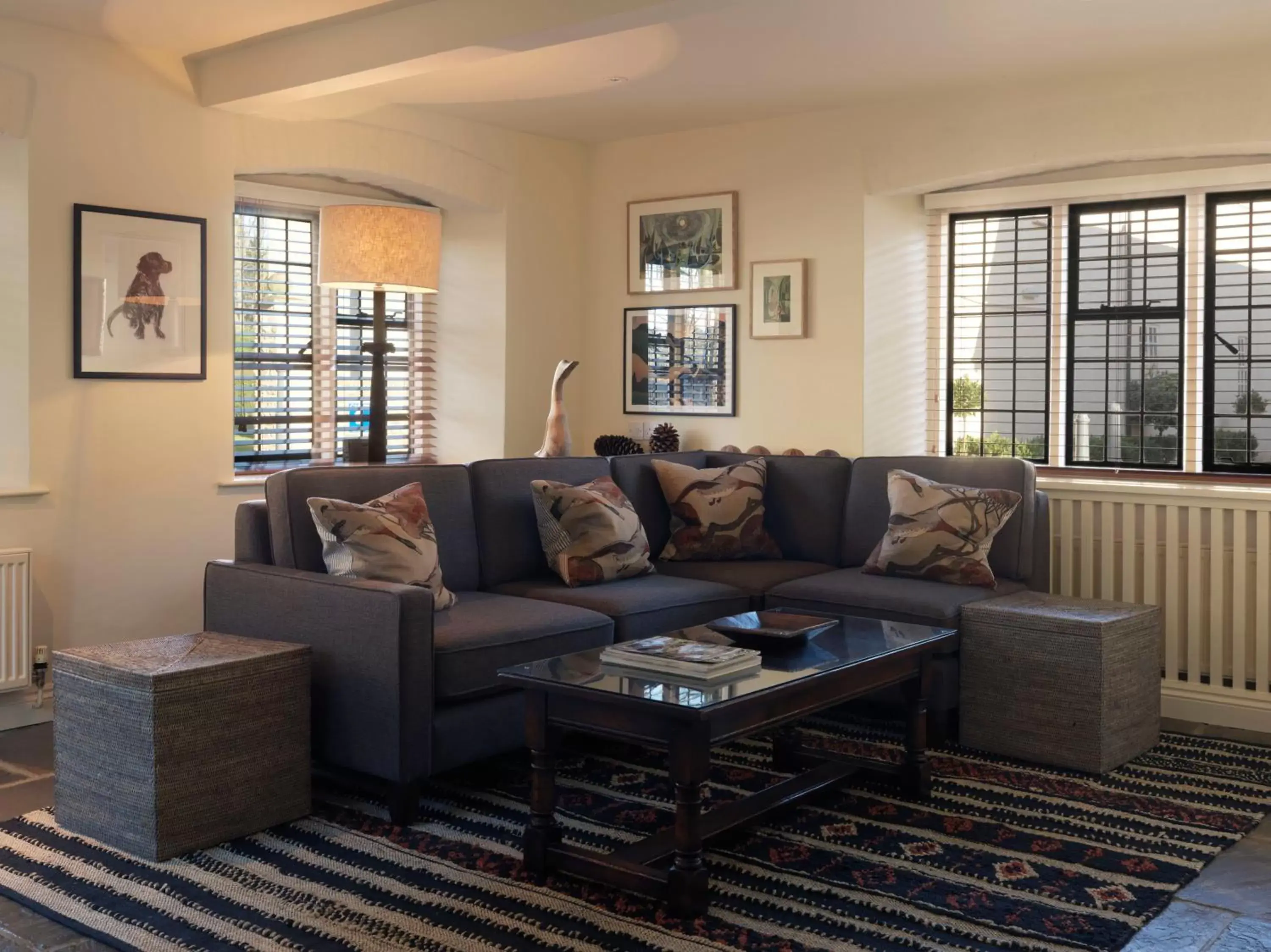 Living room, Seating Area in The Hare & Hounds Hotel