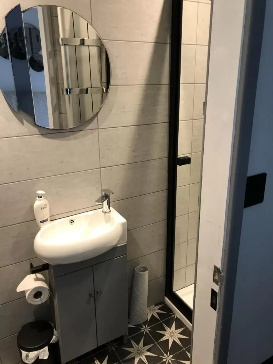 Bathroom in The Chequers Inn