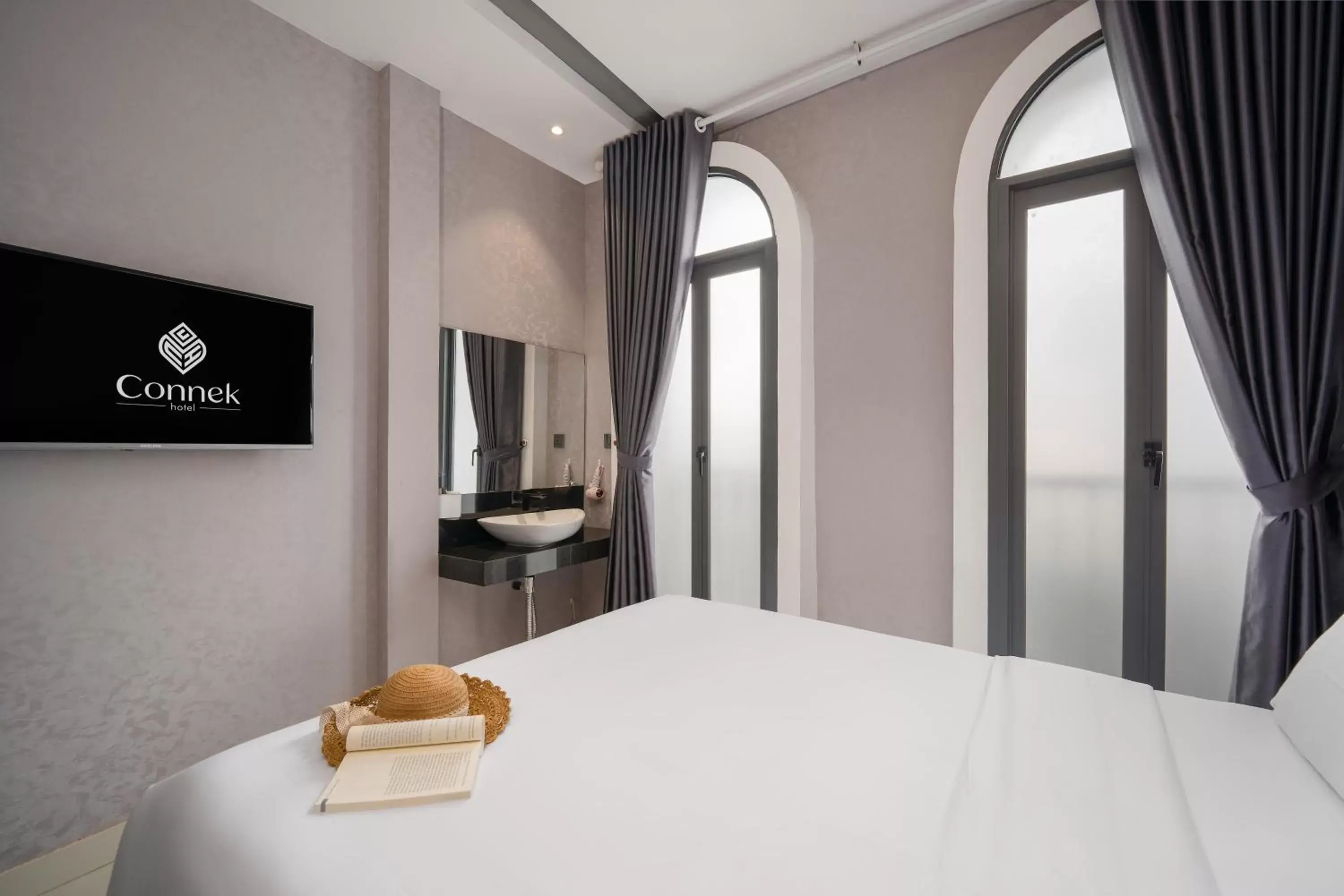 TV and multimedia, Bed in Mari Queen Hotel - Bui Thi Xuan TV and multimedia, Bed in Mari Queen Hotel - Bui Thi Xuan