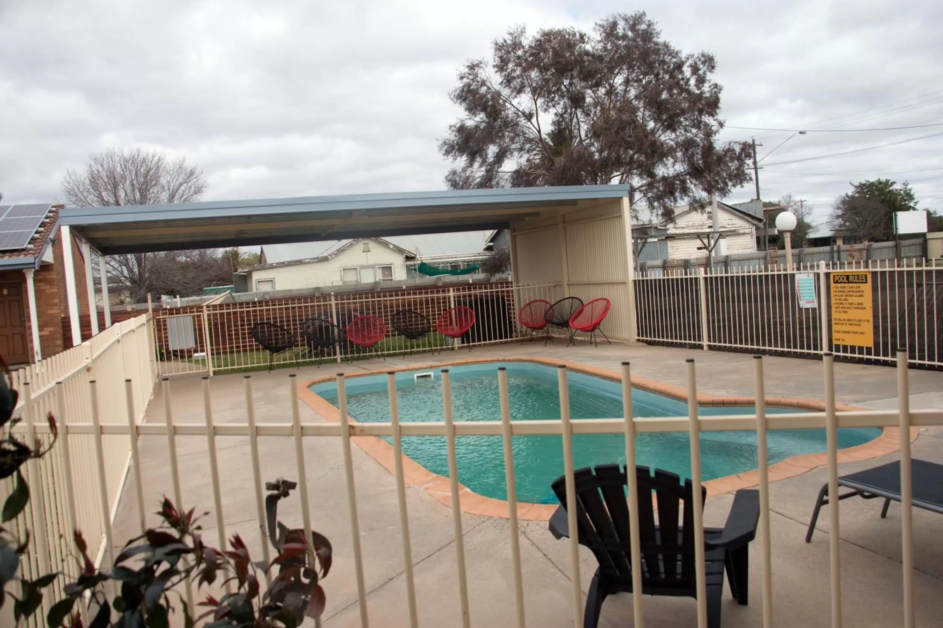 Pool view, Swimming Pool in Highway Inn Motel