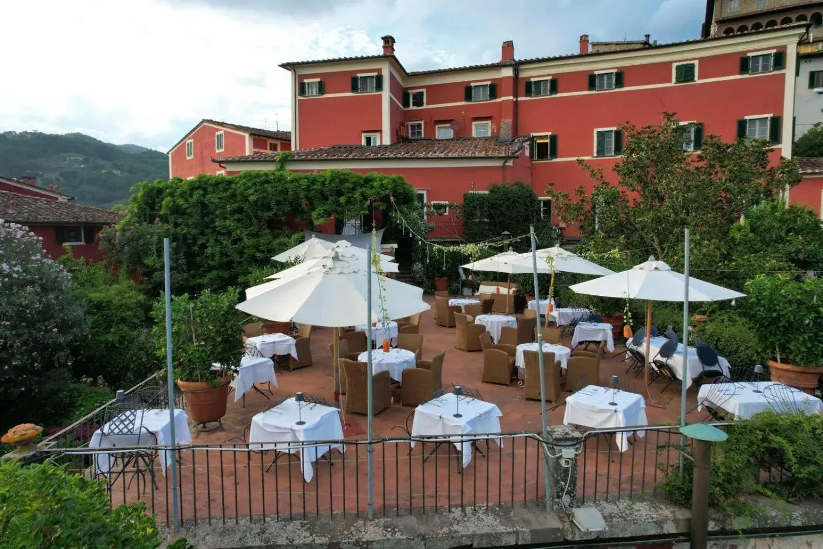 Restaurant/places to eat in Hotel Villa Sermolli