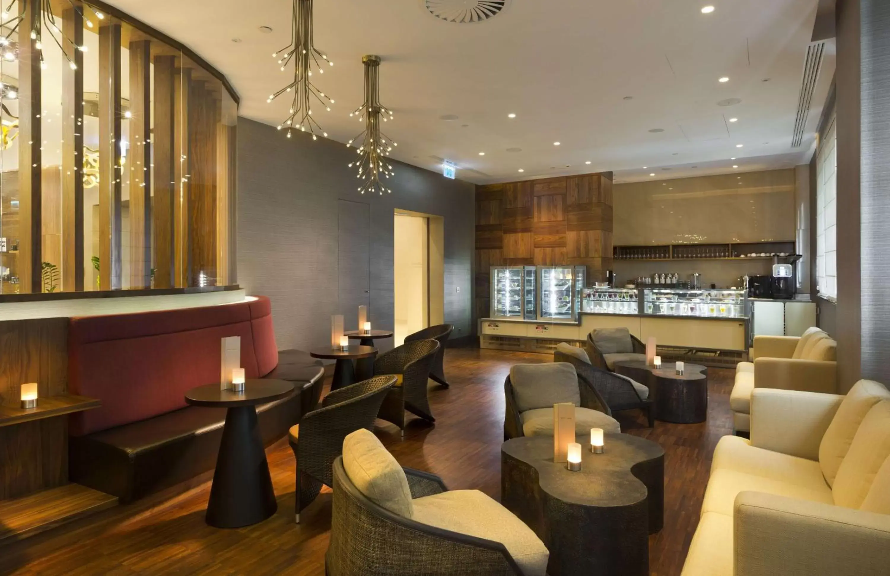 Spa and wellness centre/facilities, Lounge/Bar in DoubleTree by Hilton Hotel & Conference Centre Warsaw