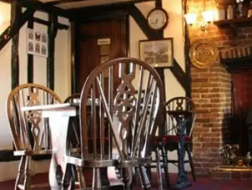 Lounge or bar, Restaurant/Places to Eat in The Dog Inn