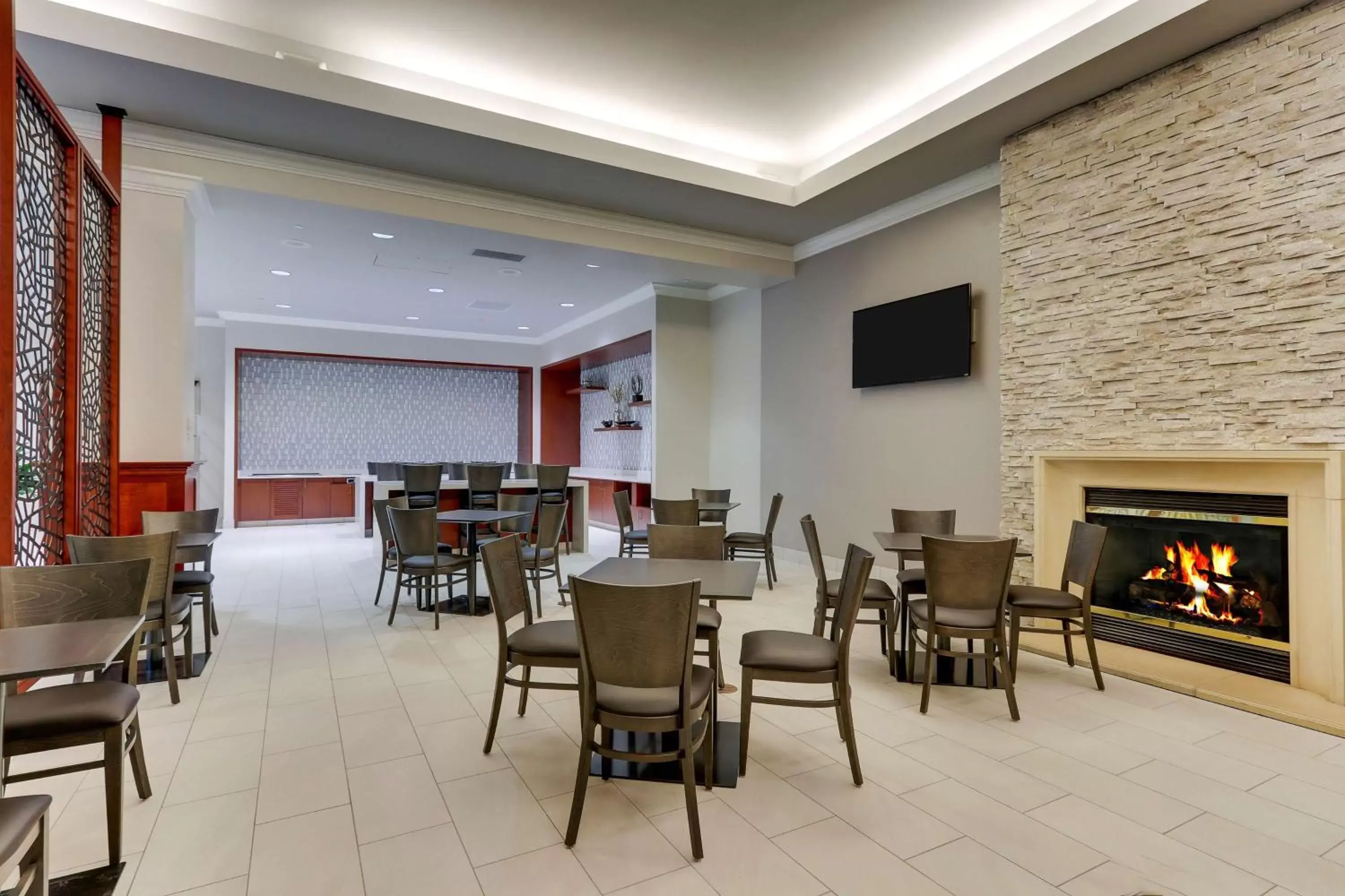 Restaurant/Places to Eat in DoubleTree by Hilton St. Louis Forest Park