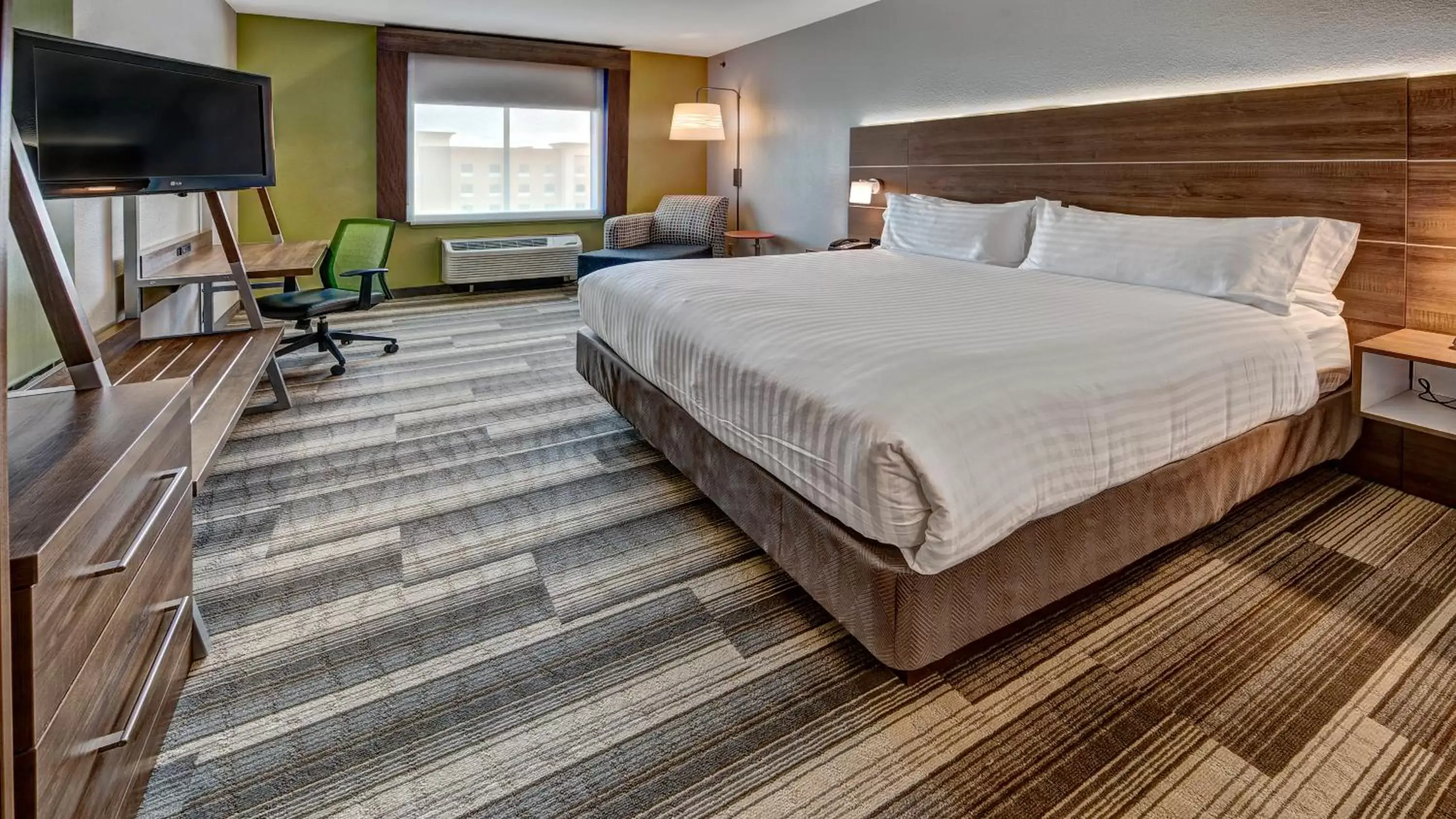 Photo of the whole room, Bed in Holiday Inn Express Hotel and Suites Corsicana I-45, an IHG Hotel