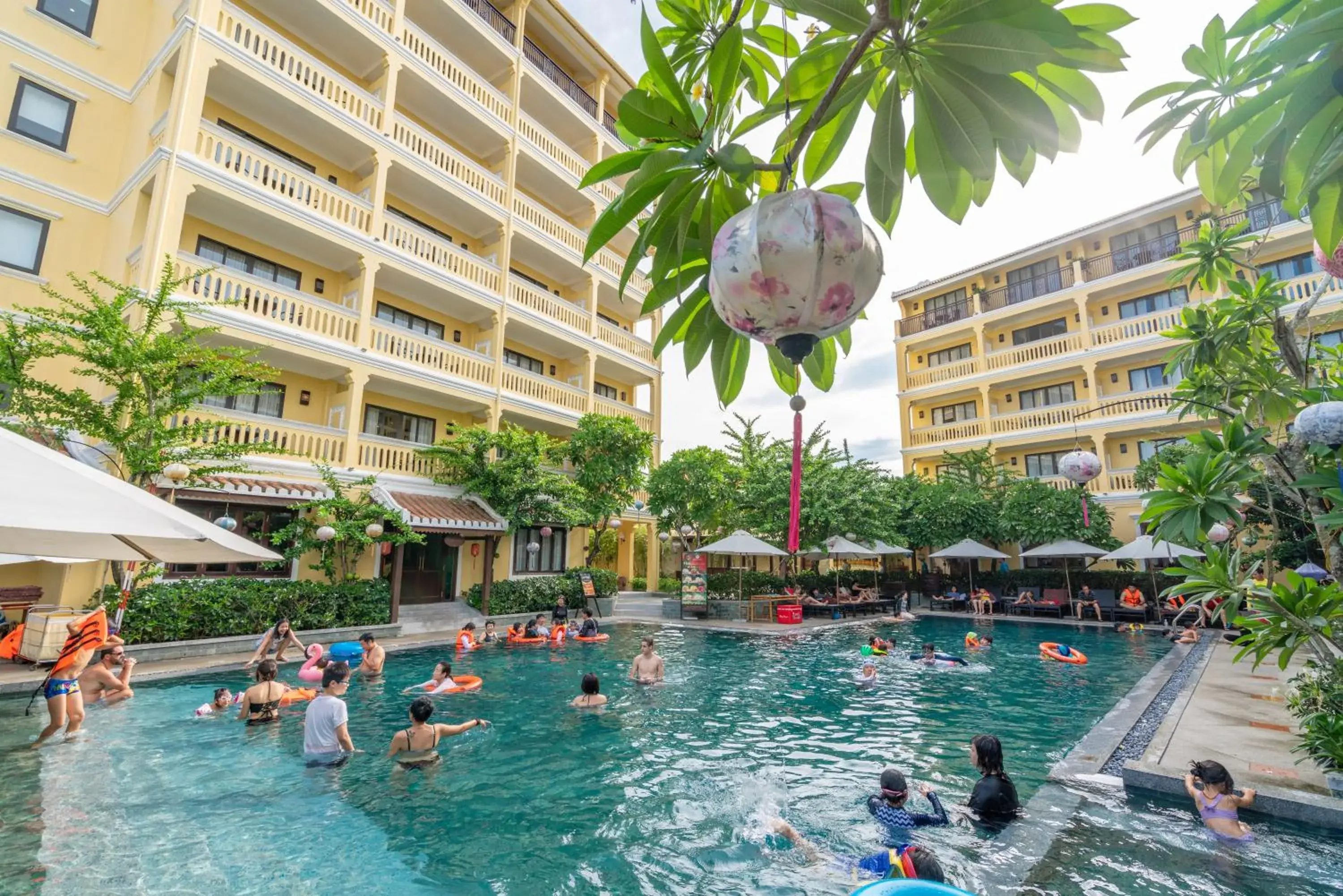 Staff, Swimming Pool in Hoi An Central Boutique Hotel & Spa (Little Hoi An Central Boutique Hotel & Spa)