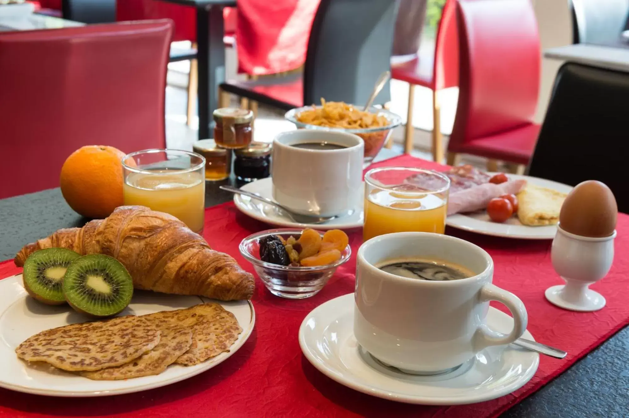 Breakfast in Hôtel Tour Maje