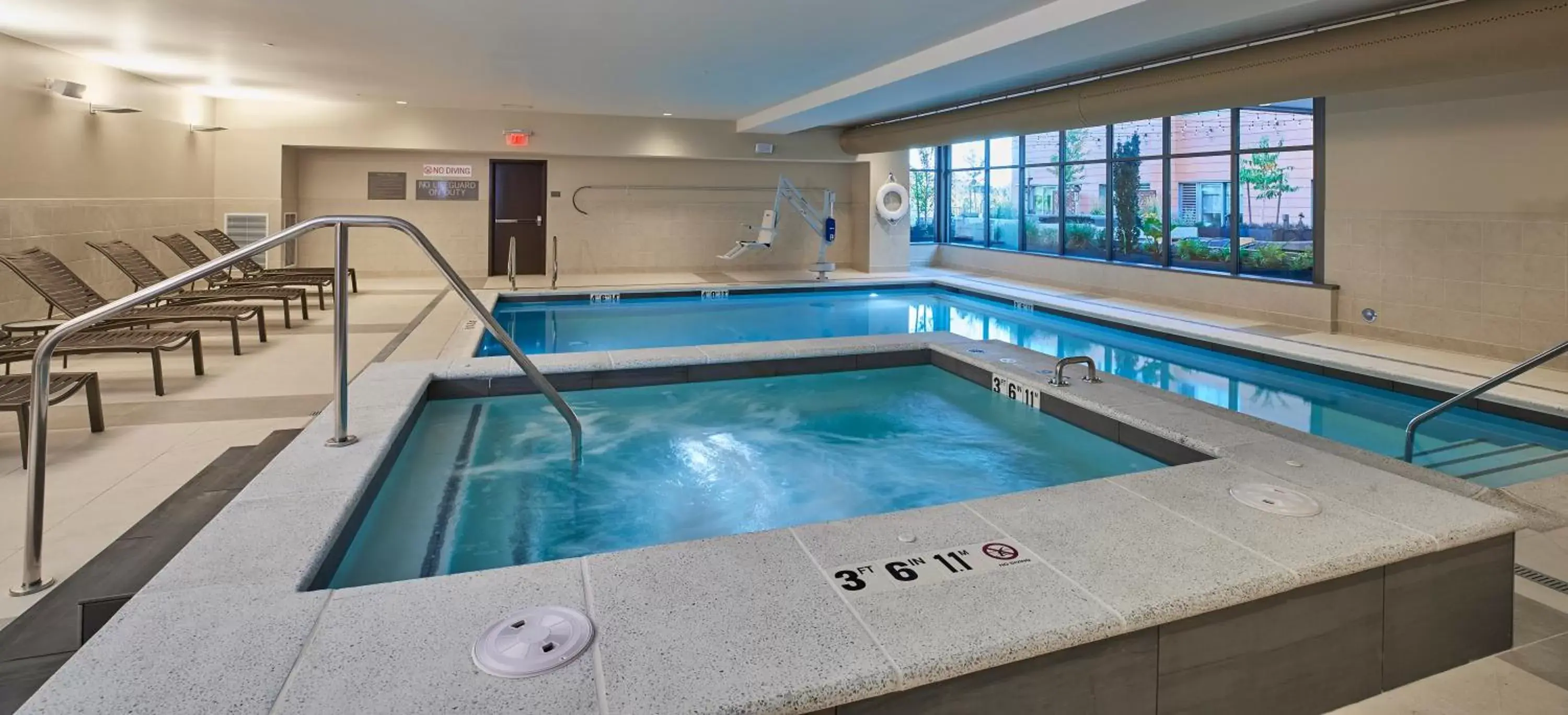 Hot Tub, Swimming Pool in Hyatt Place Eugene/Oakway Center